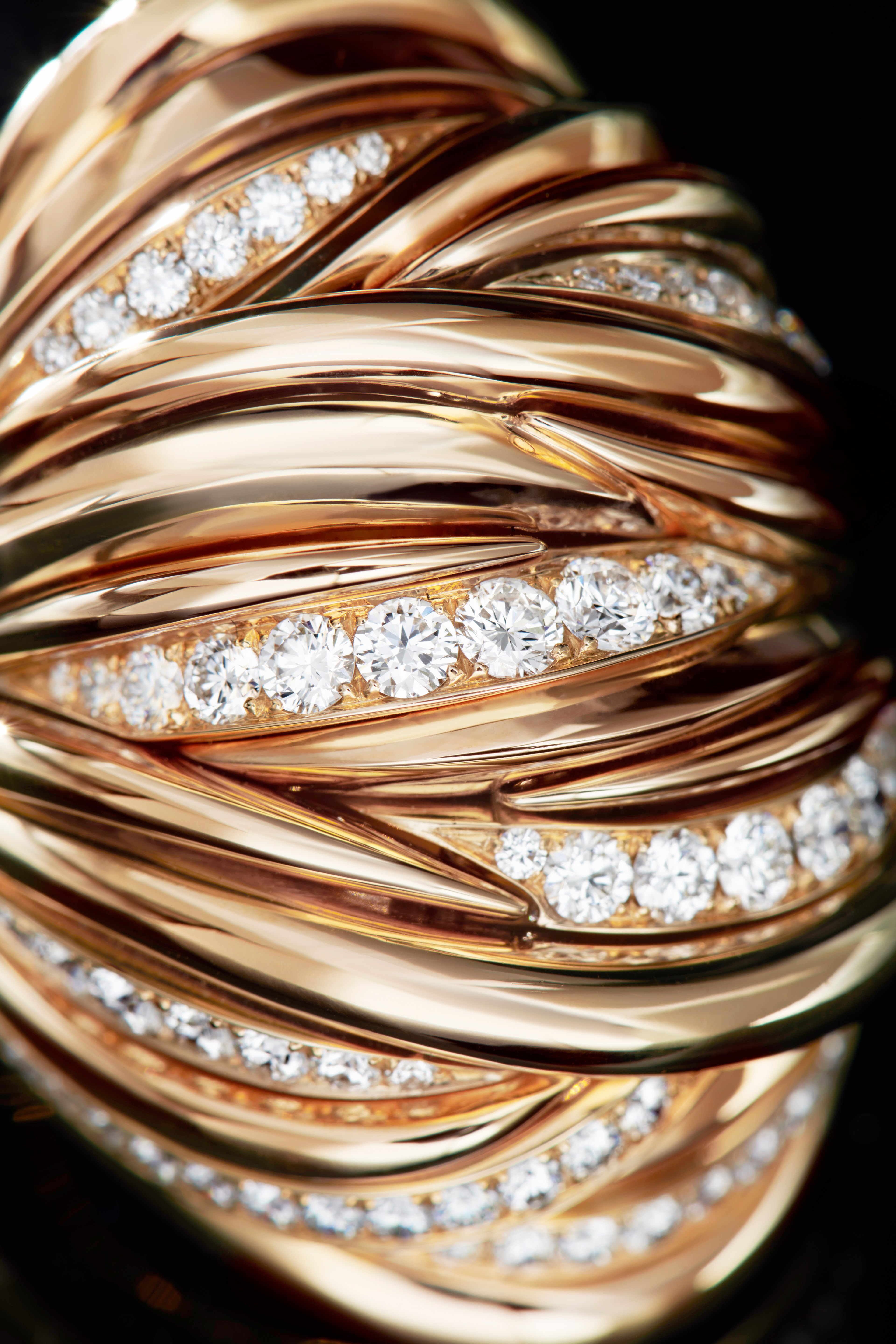 Fawaz Grousi WAVE ring in rose gold set with white diamonds