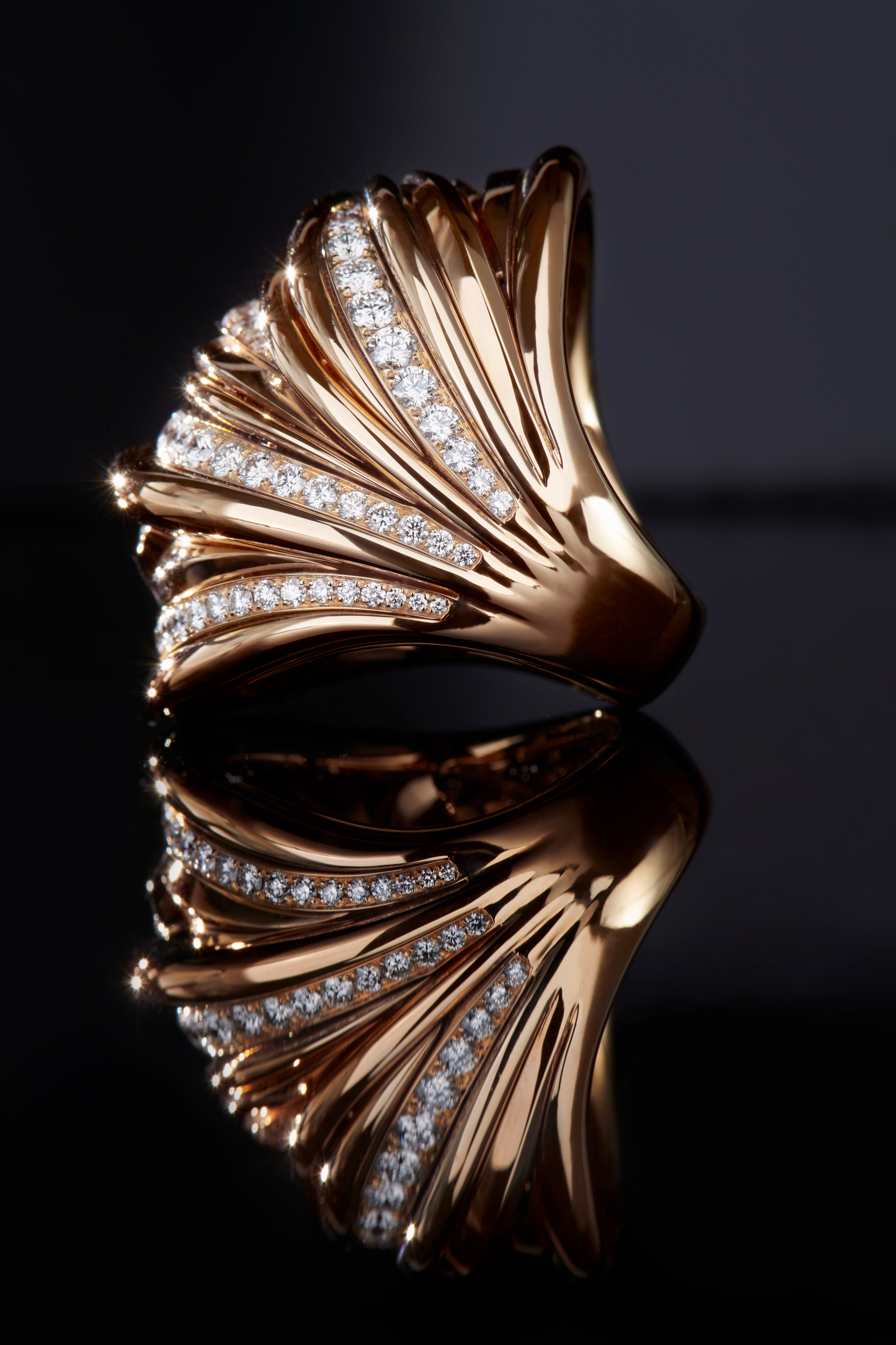 Fawaz Grousi WAVE ring in rose gold set with white diamonds