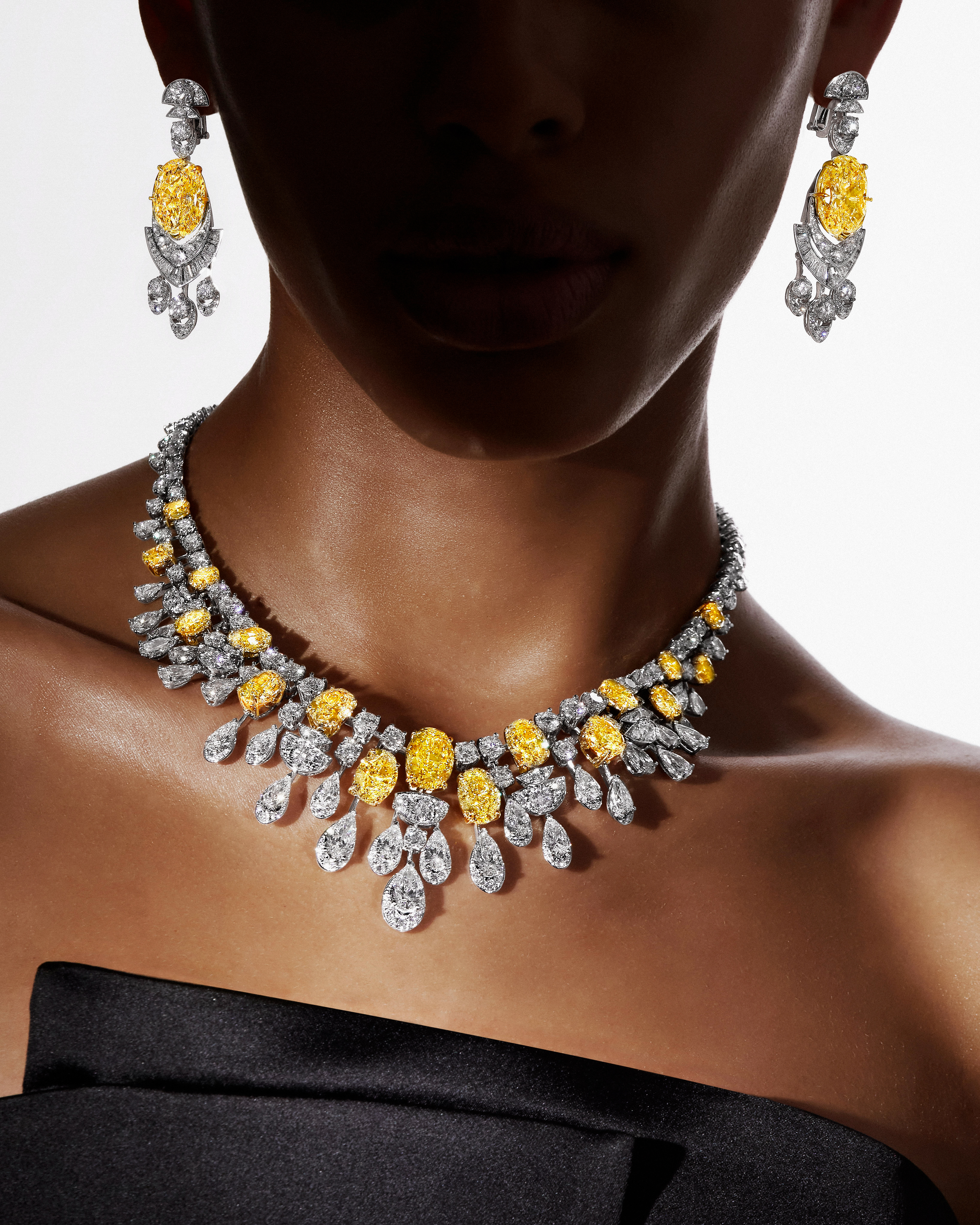 In pursuit of perfection. With a legacy of cutting and polishing many of the world’s most important and rare yellow jewels, crafting show-stopping pieces that radiate energy and life – no one understands how to unleash the dramatic colours within yellow diamonds quite like Graff.