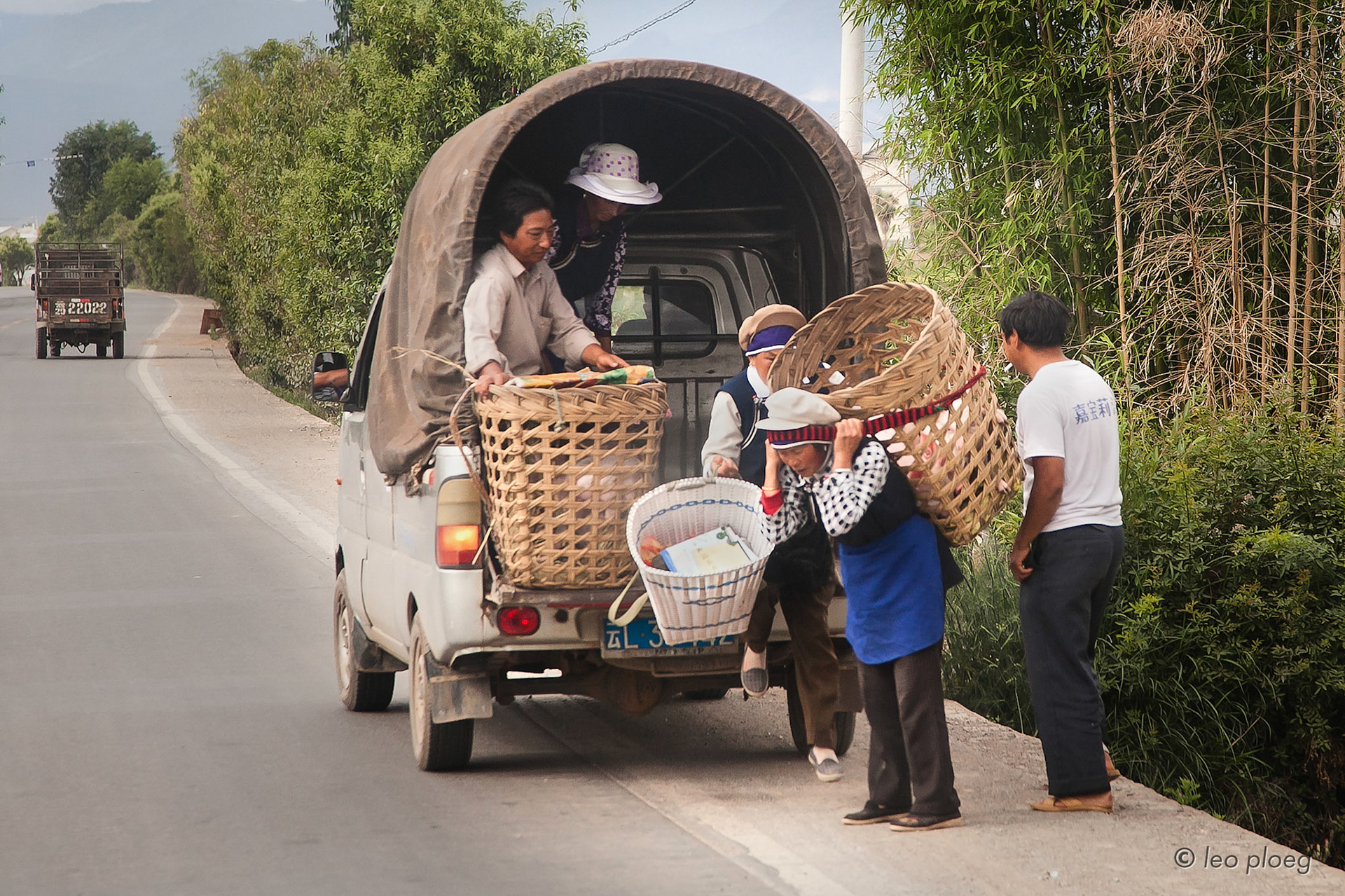 The road from Lijiang to Dali