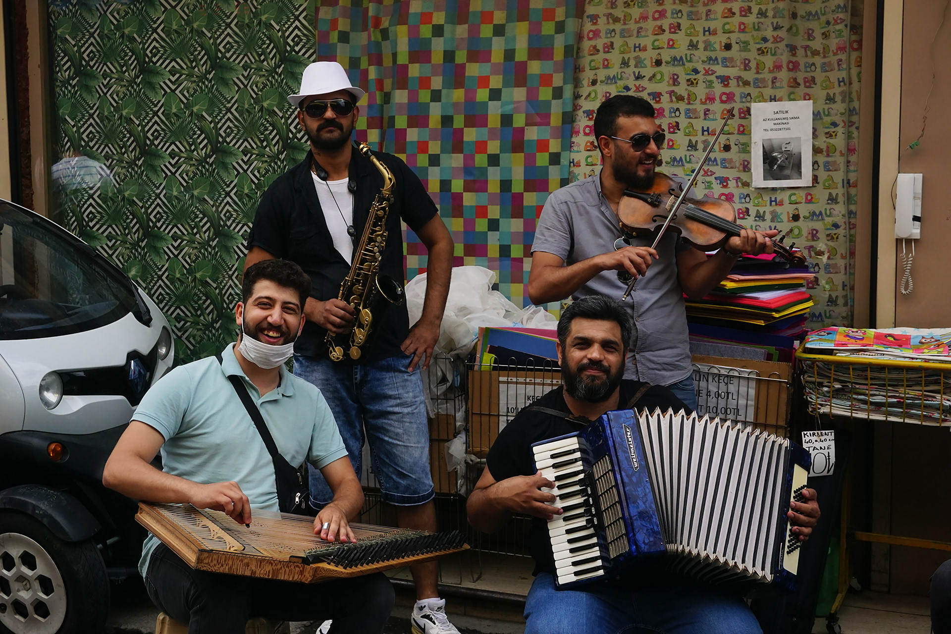 Kanuncu Zeki and His Friends, Kemeraltı, İzmir