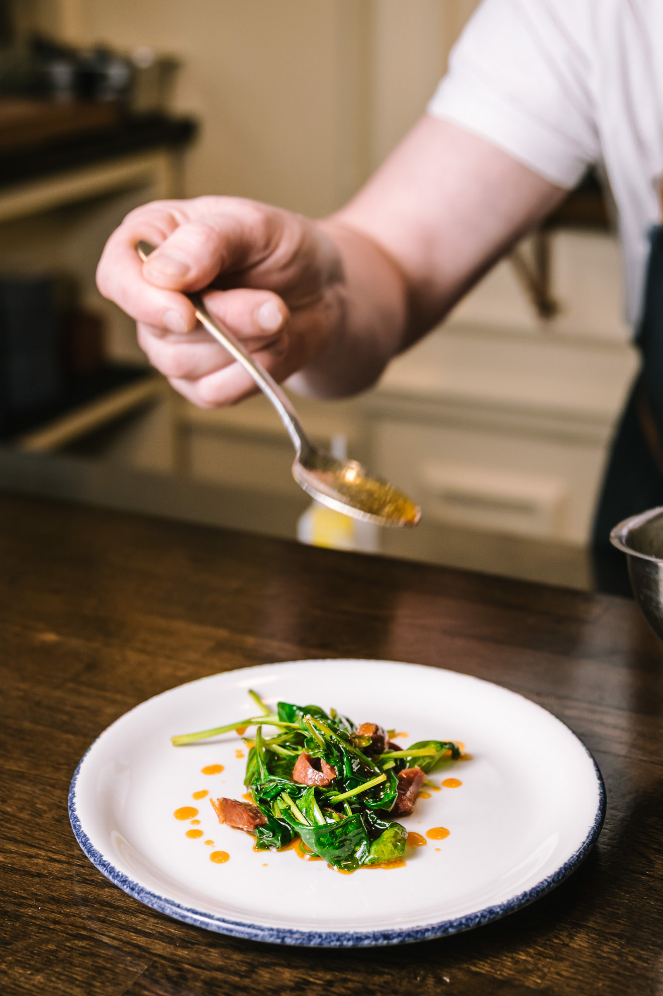 chef serving restaurant photo Birgitymayled