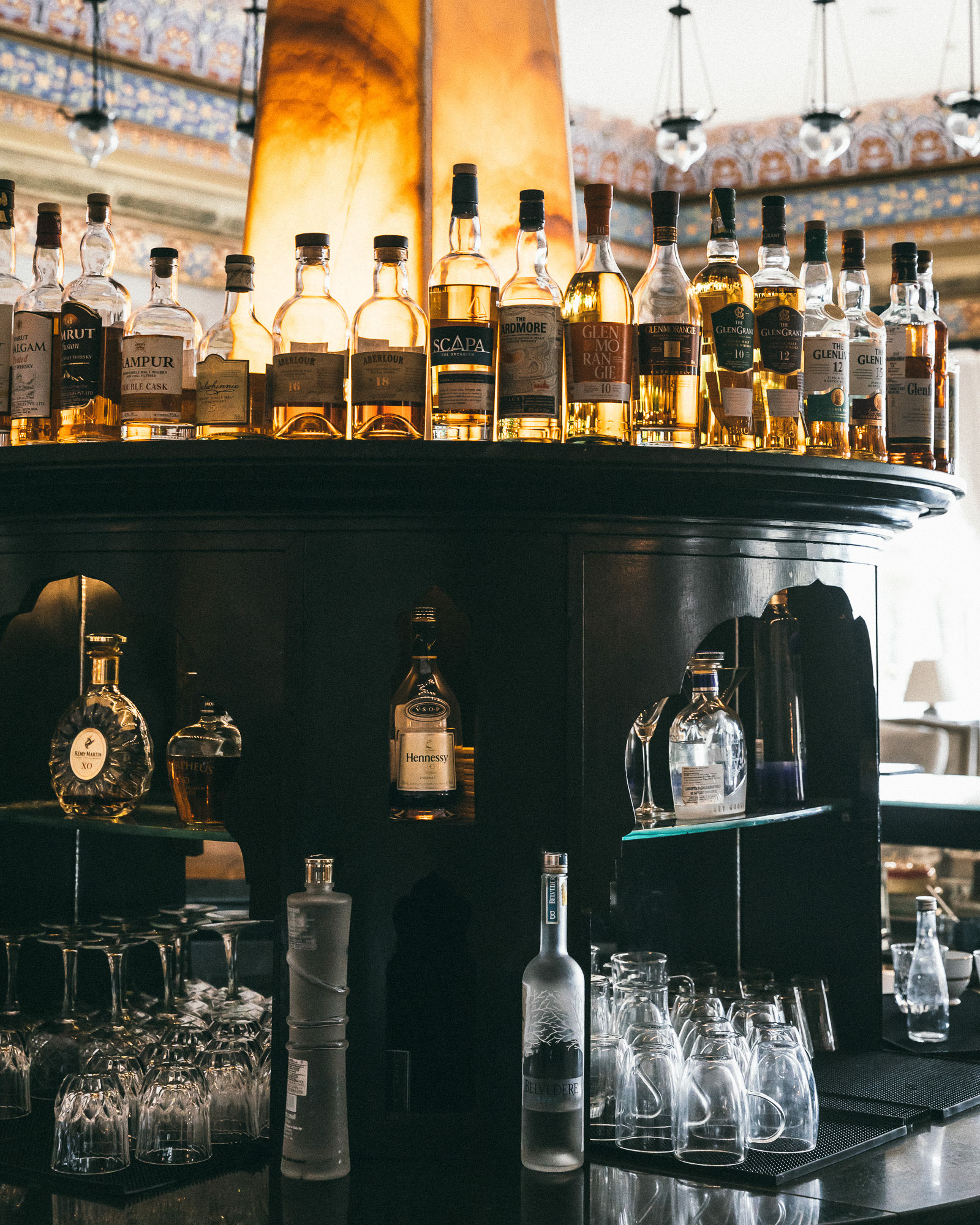 Bar scene hotel photo Birgit Mayled