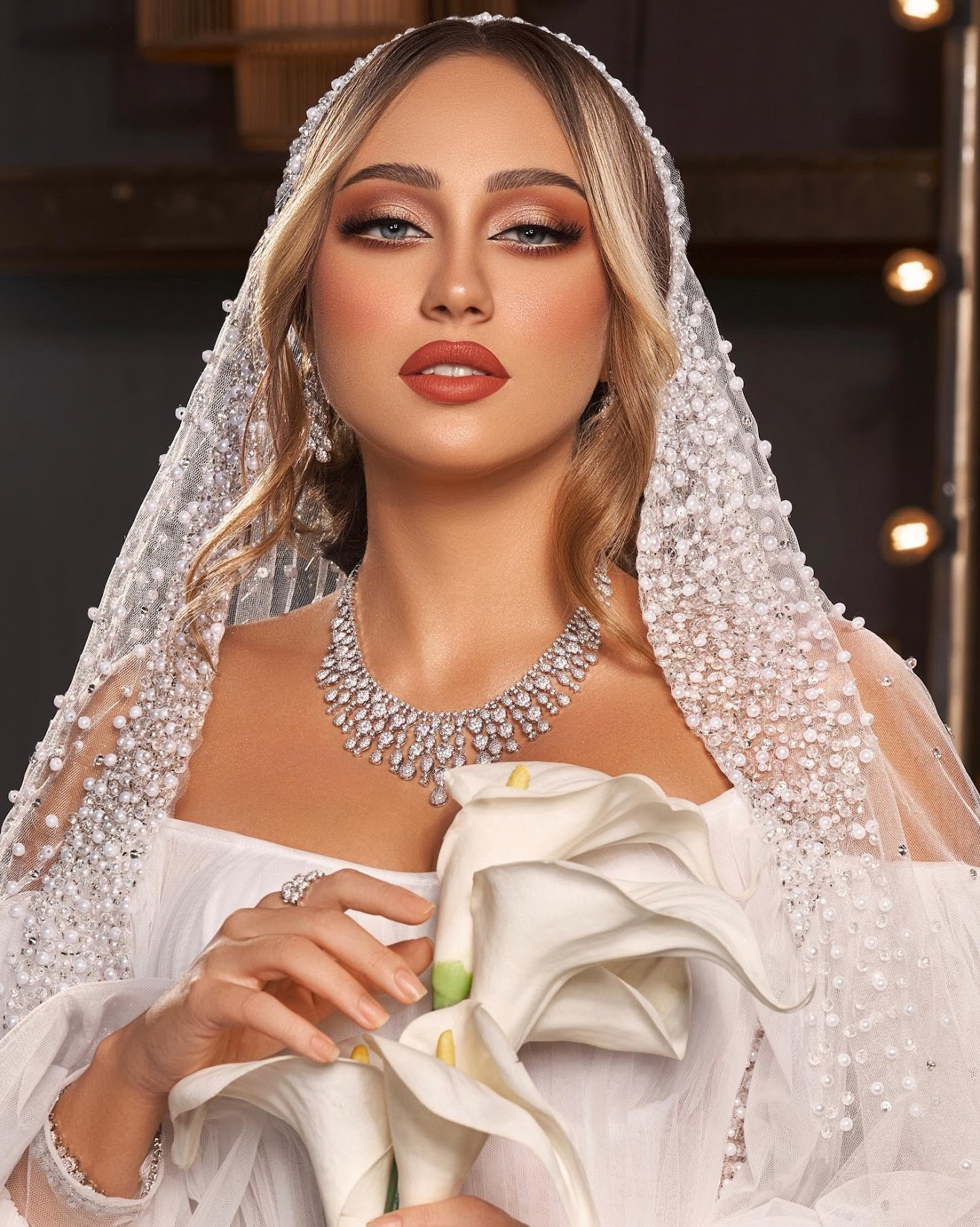 Photo by: @abdulmonem_photograph_official Makeup: @hibaalmarzouqi Hair: @makira_beatuy Dress: @glamourhouse.ae