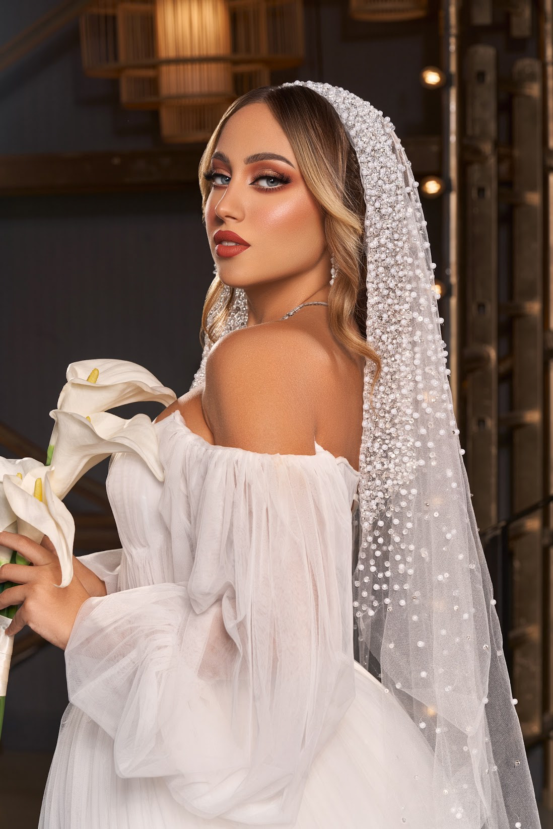 Photo by: @abdulmonem_photograph_official Makeup: @hibaalmarzouqi Hair: @makira_beatuy Dress: @glamourhouse.ae