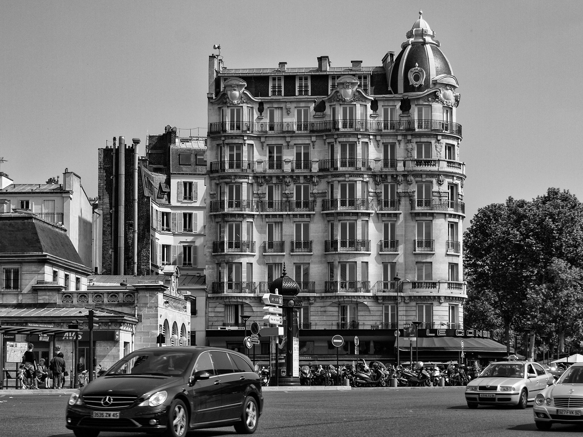 Paris 15h54 5/11 Porte Maillot