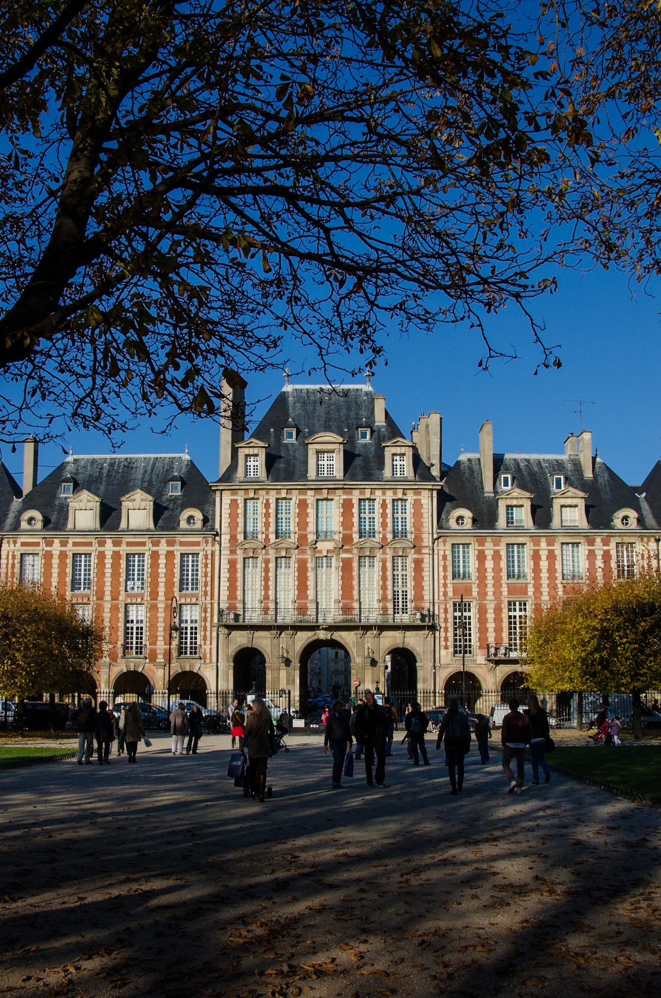 Paris 15h24 10/11 Place des Voges