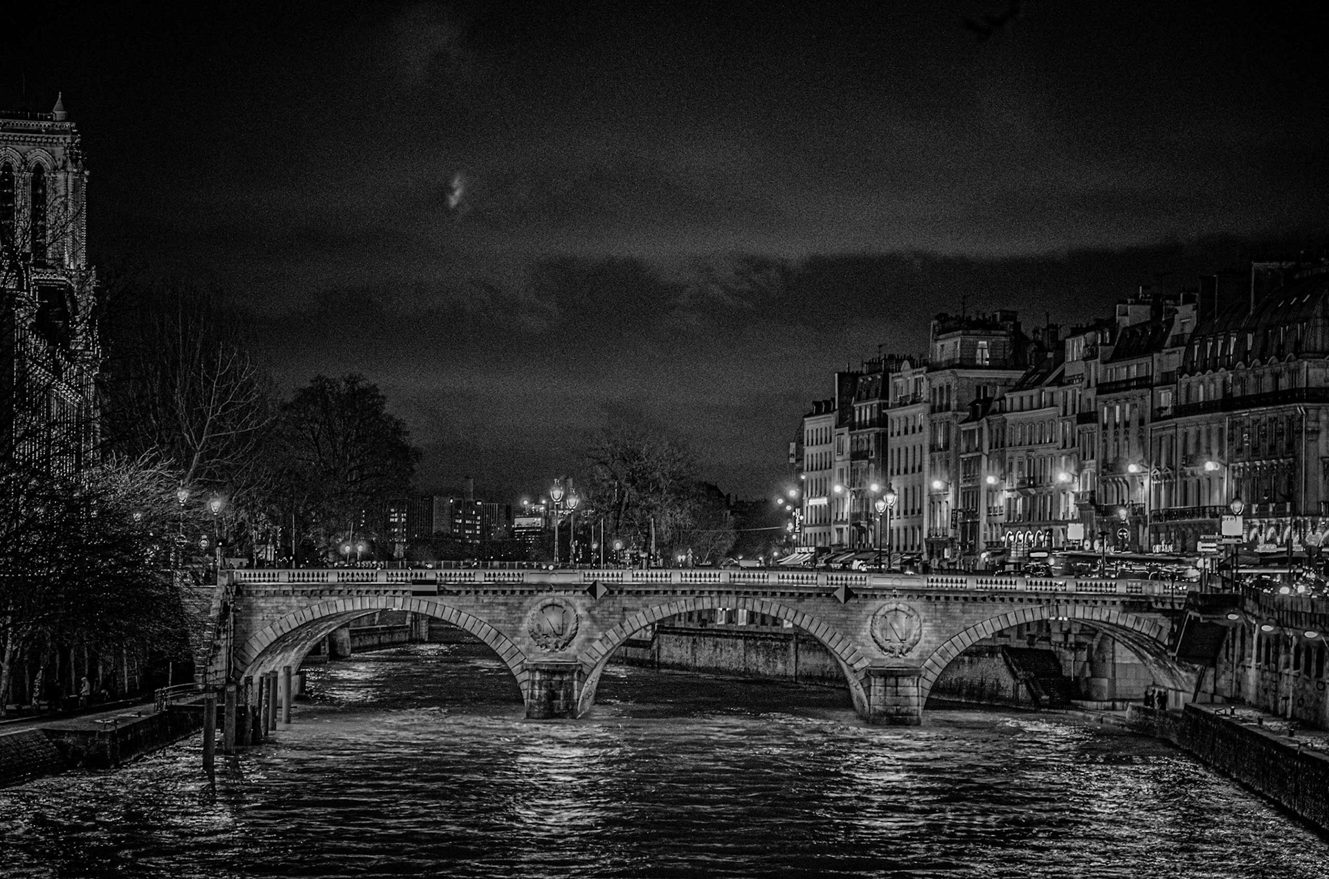 Paris 20h51 1/15 Pont St Michel