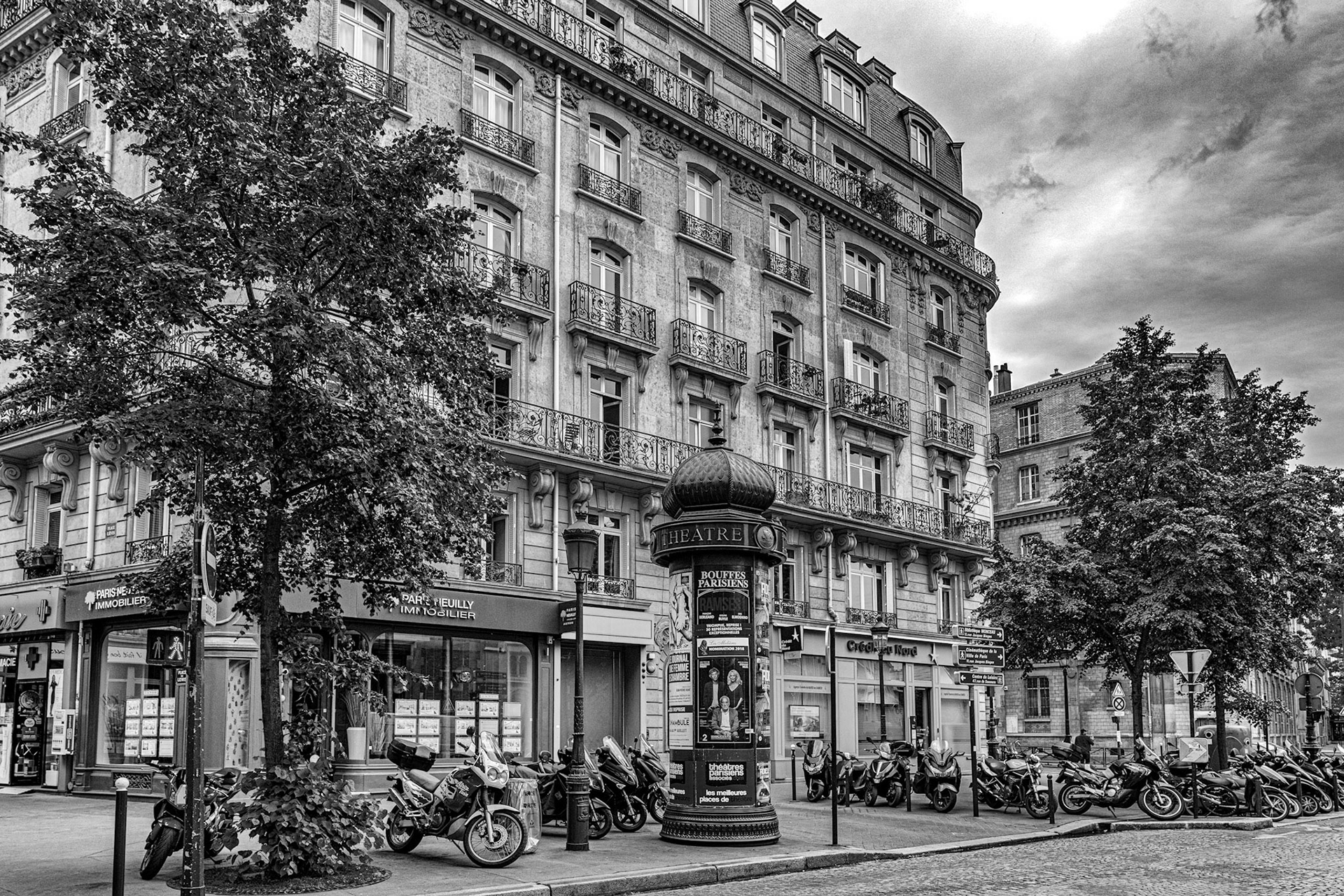 Paris 14h42 5/18 Quartier Levis