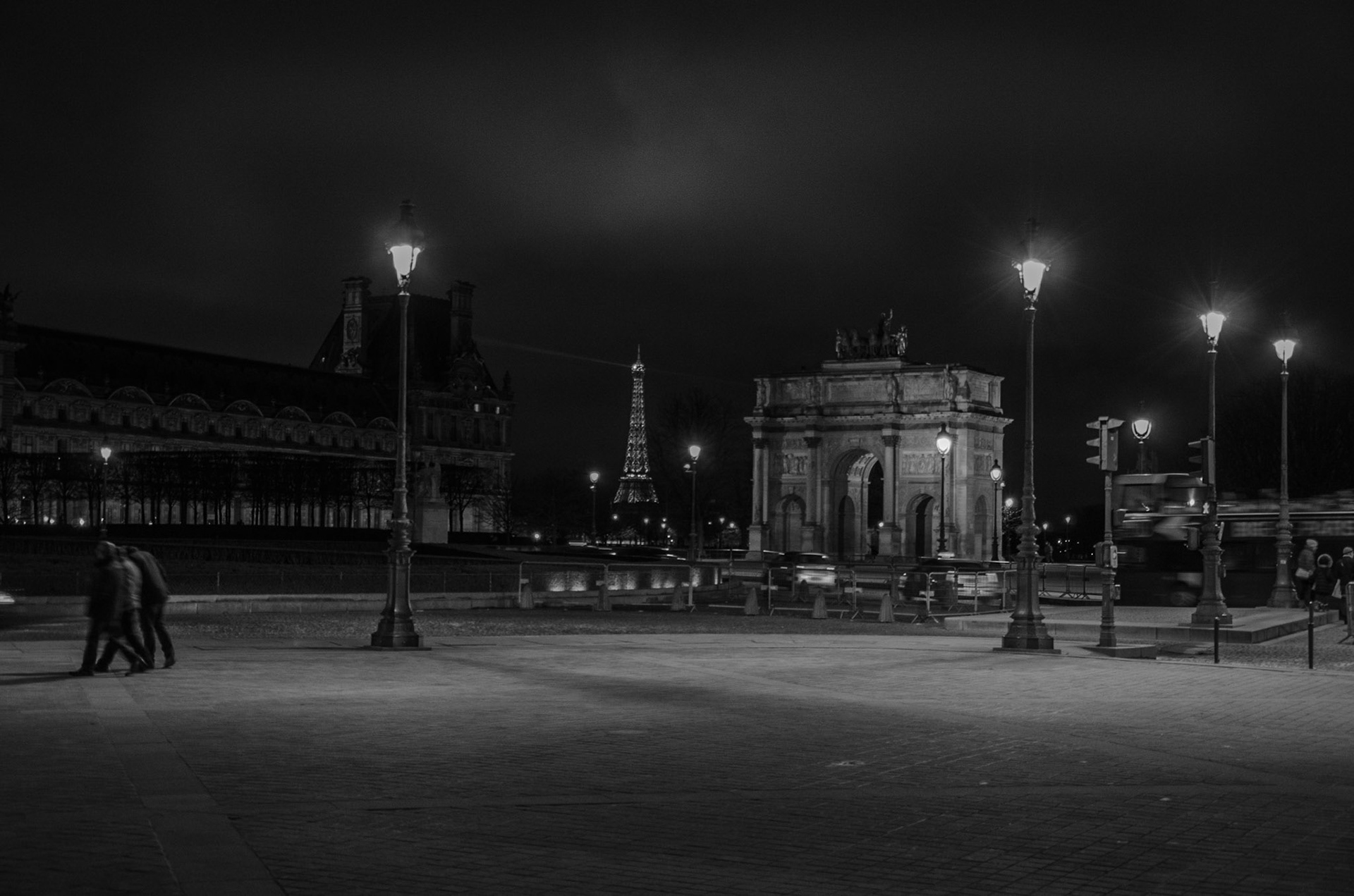 Paris 21h48 Cours du Louvre