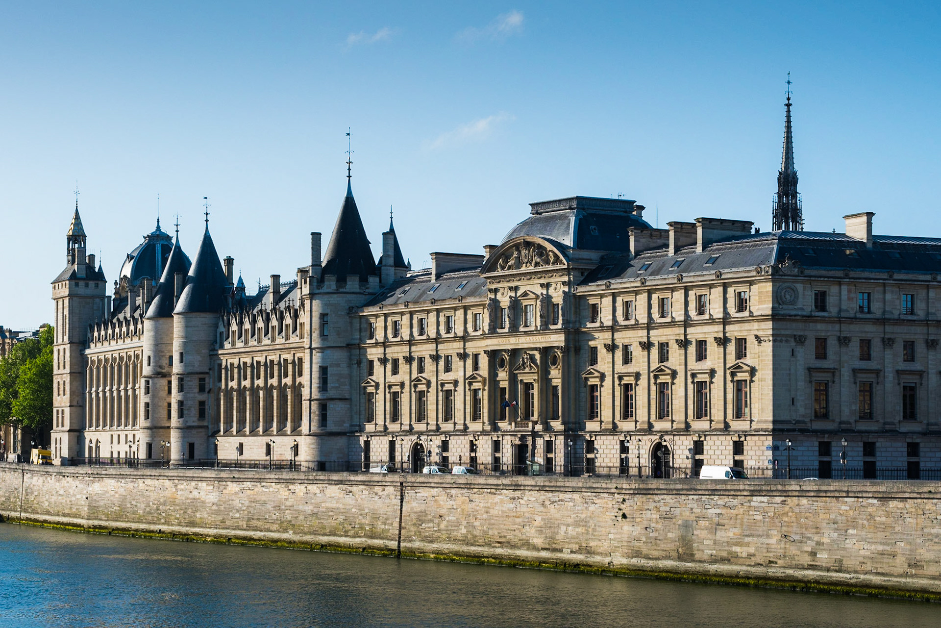 Paris 7h25 Conciergerie