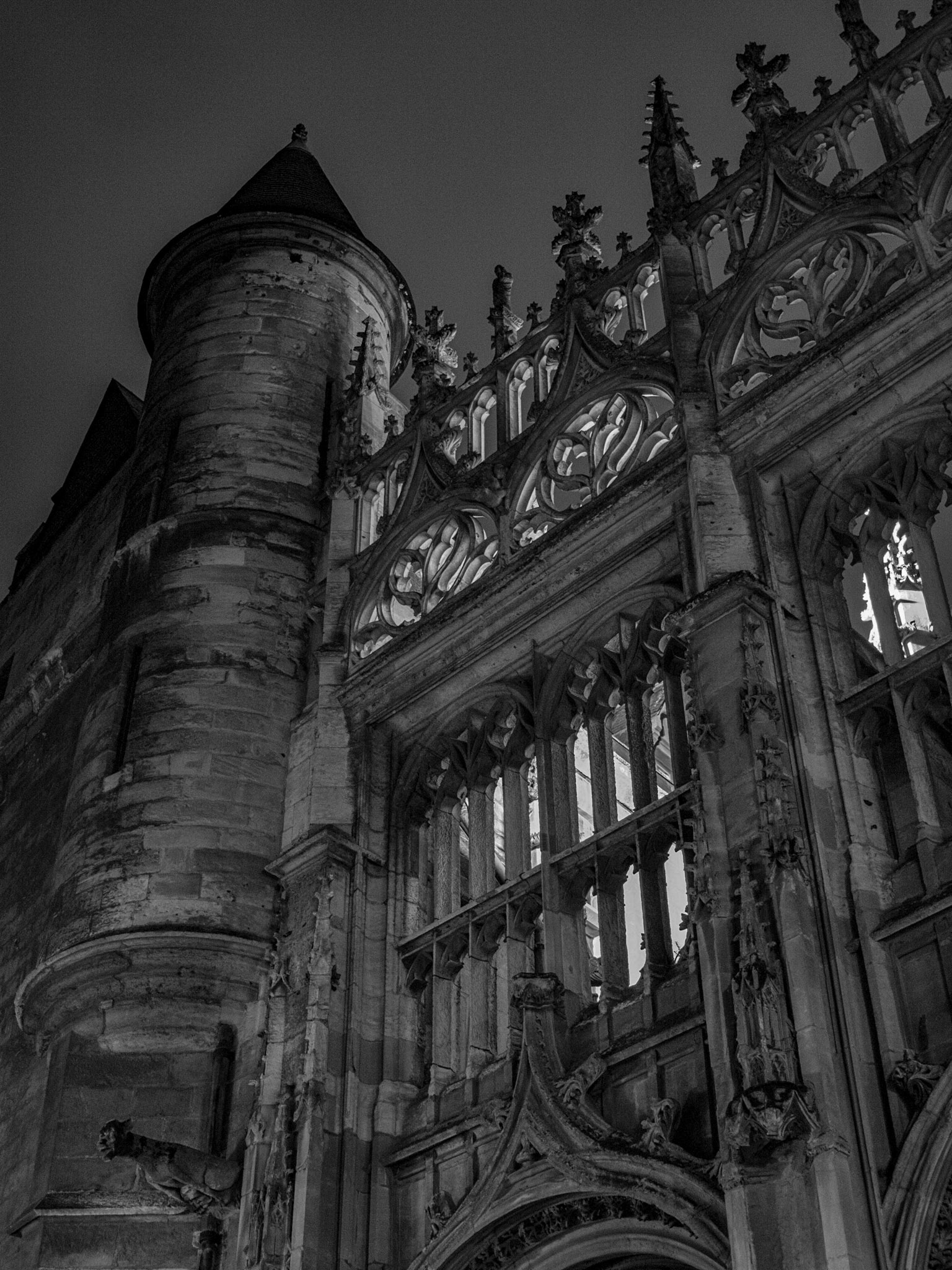 Rouen 22h38