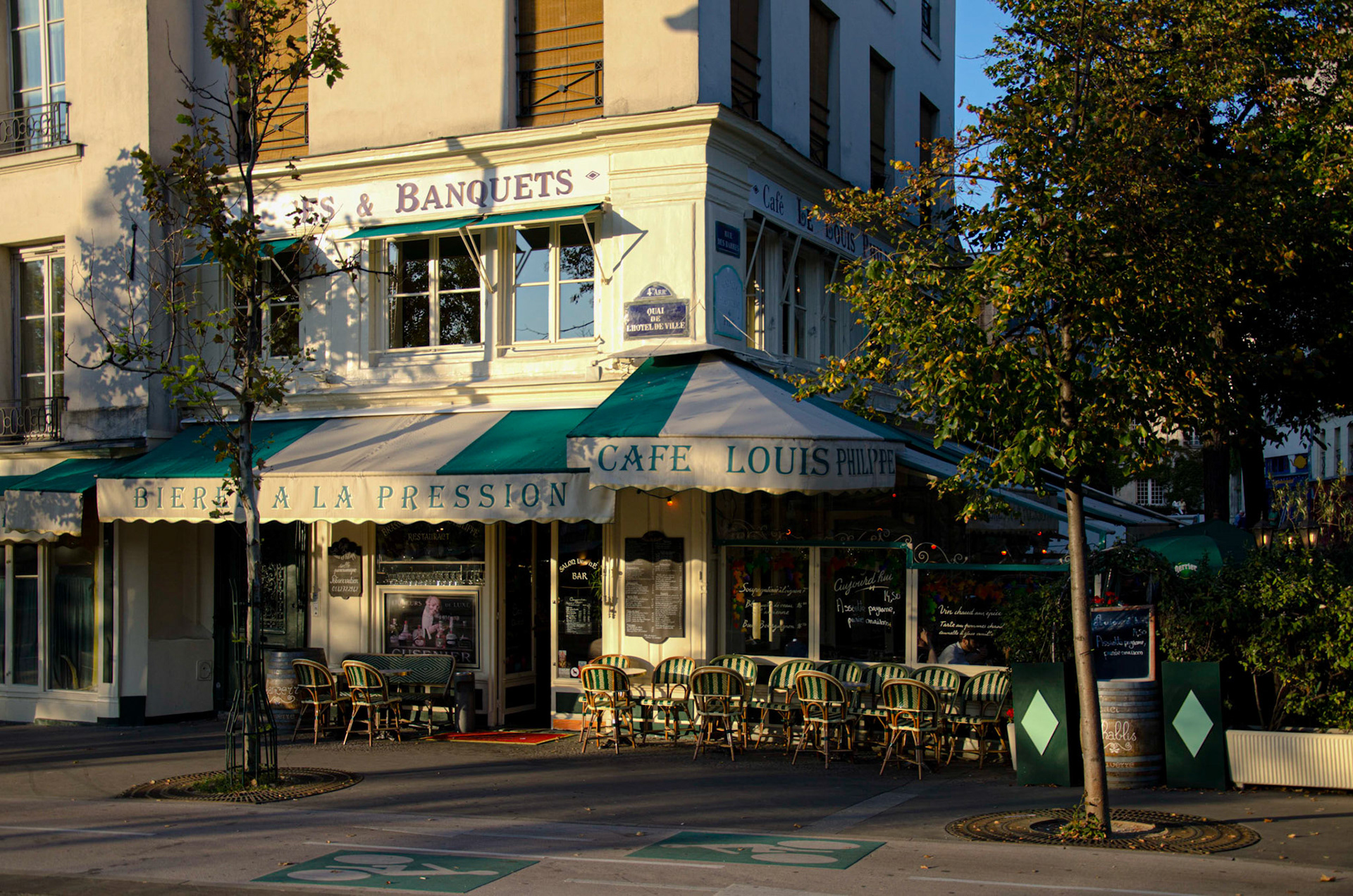 Paris 20h34 11/11 Café Louis Phillpe
