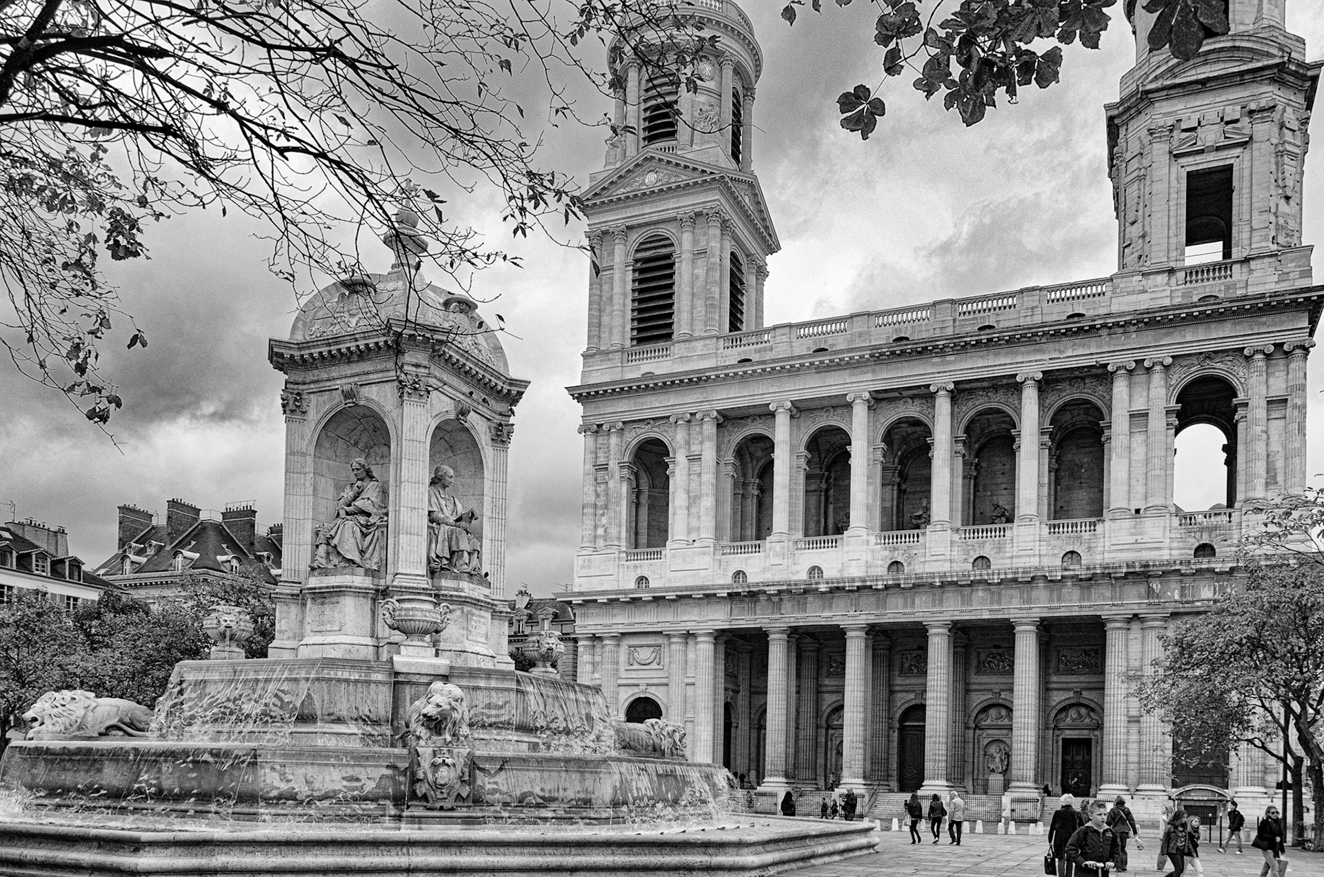 Paris 12h54 10/11 St Sulpice