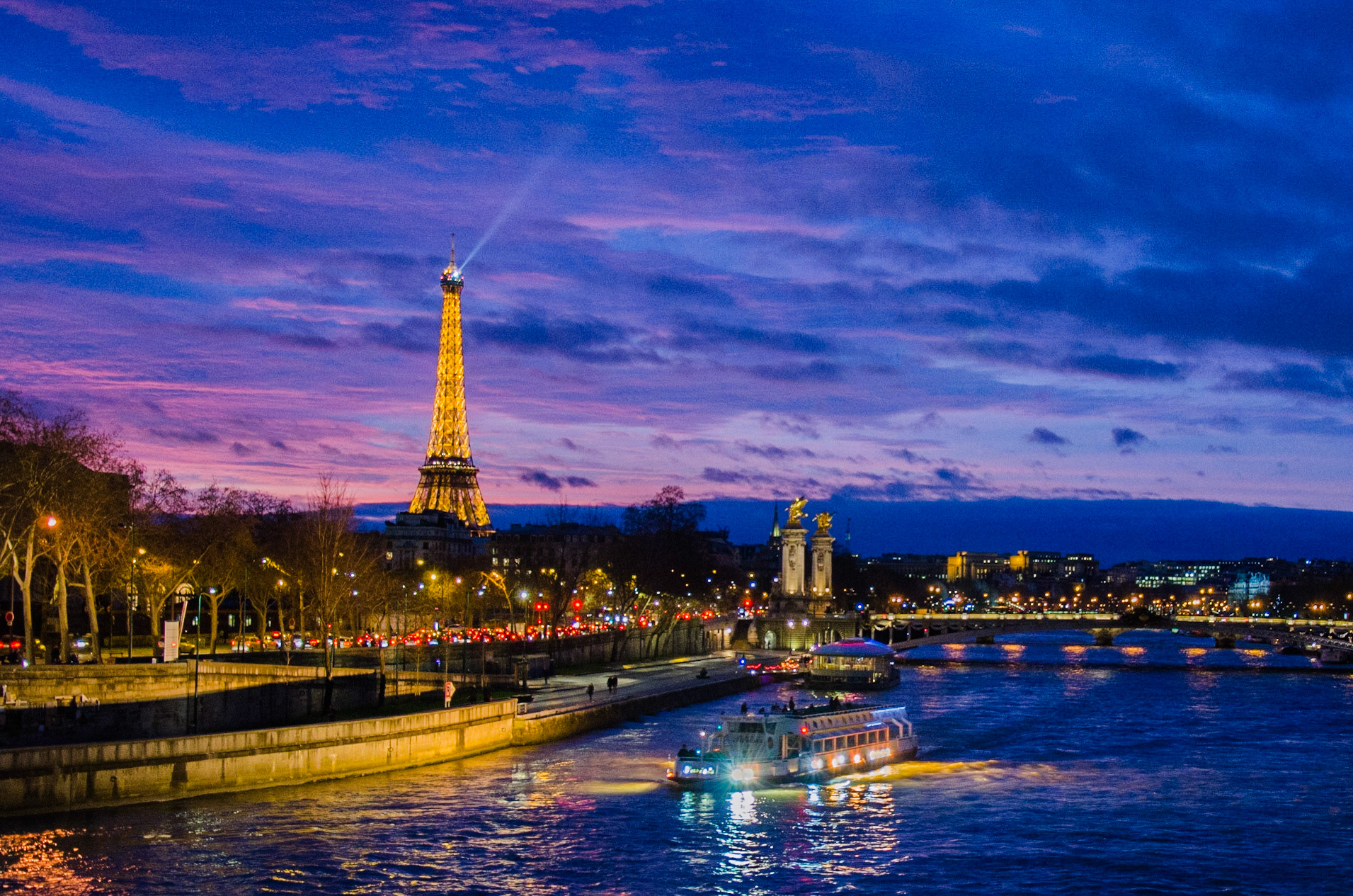 Paris 17h51Heure bleue, Merci a la pollution