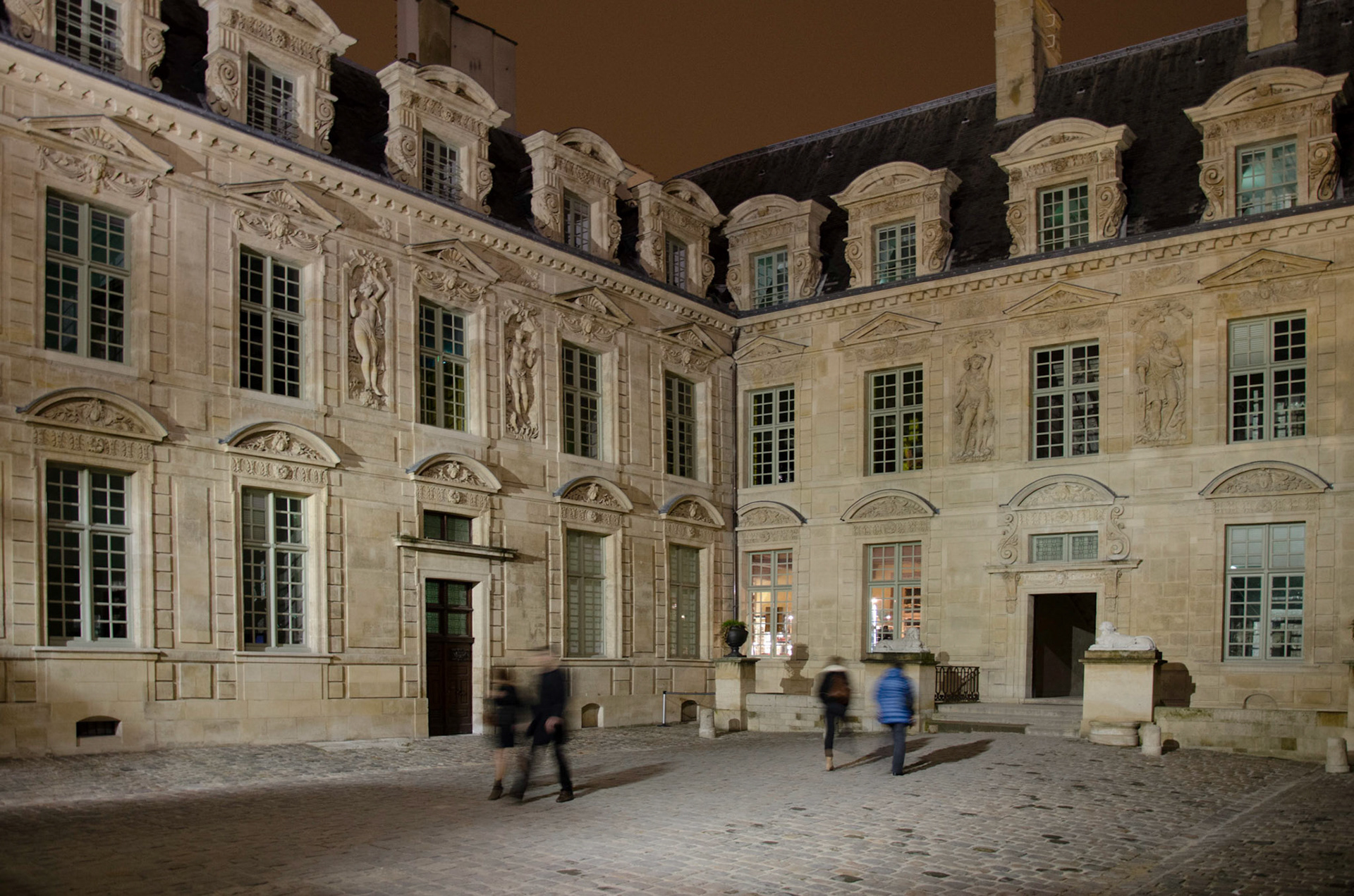 Paris 18h21 Hotel Sully