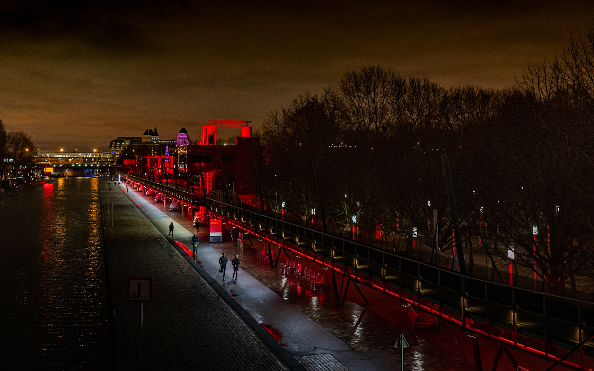 Paris 20h56 01/20 Canal de l'Ourq
