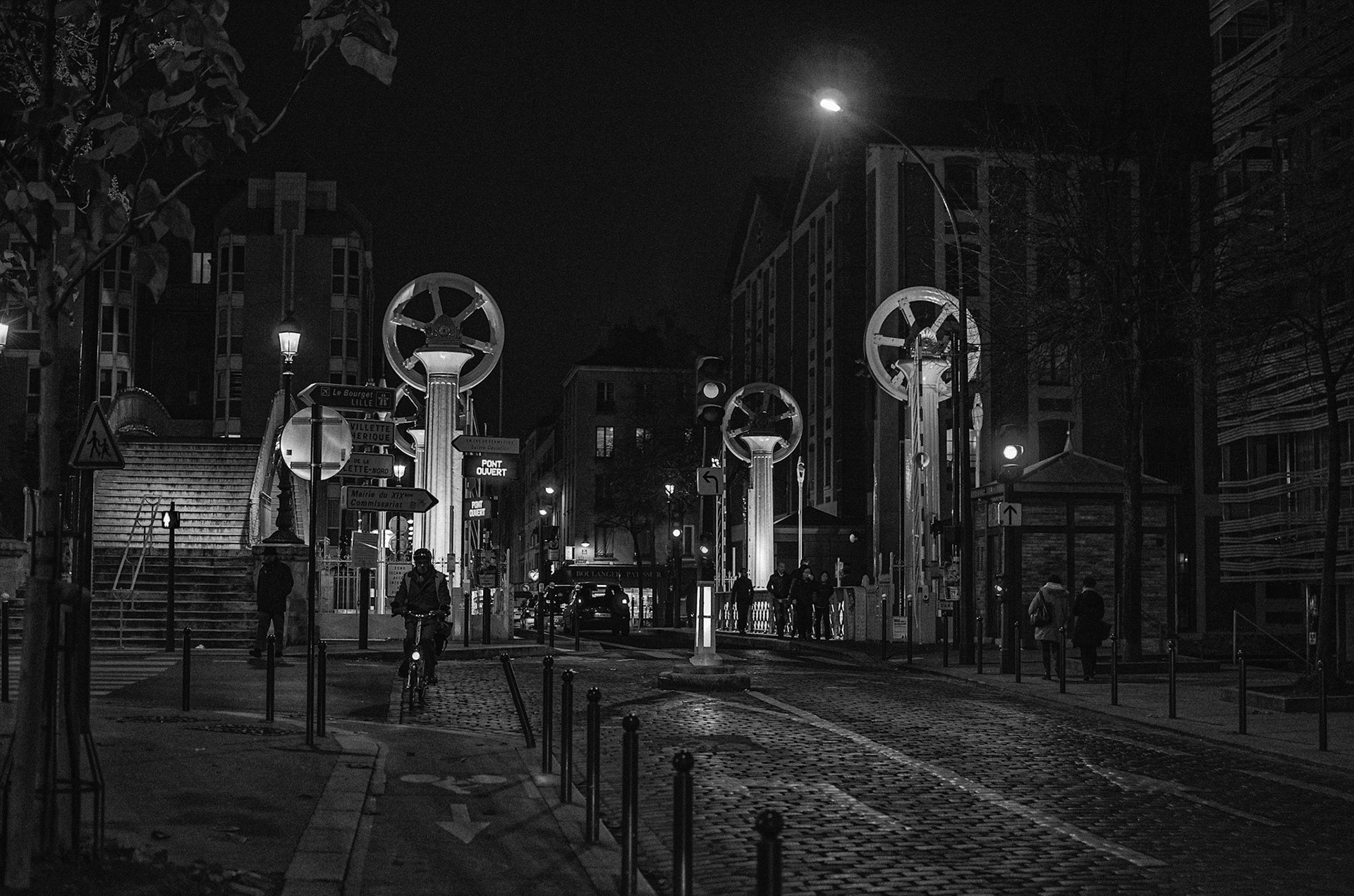 Paris 20h53 11/12 Pont rue de Crimé