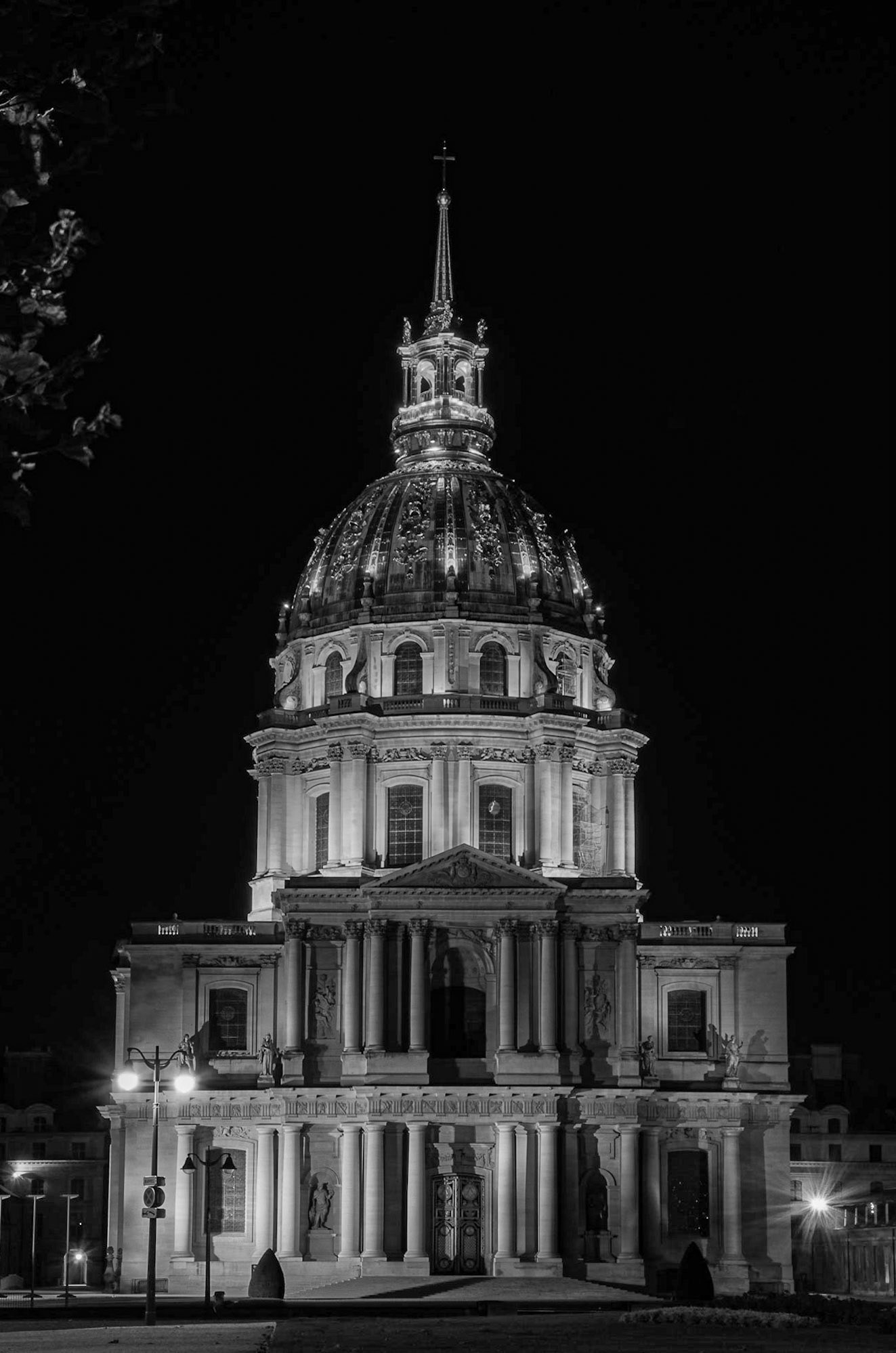 Paris 22h04 8/12 Eglise des Invalides