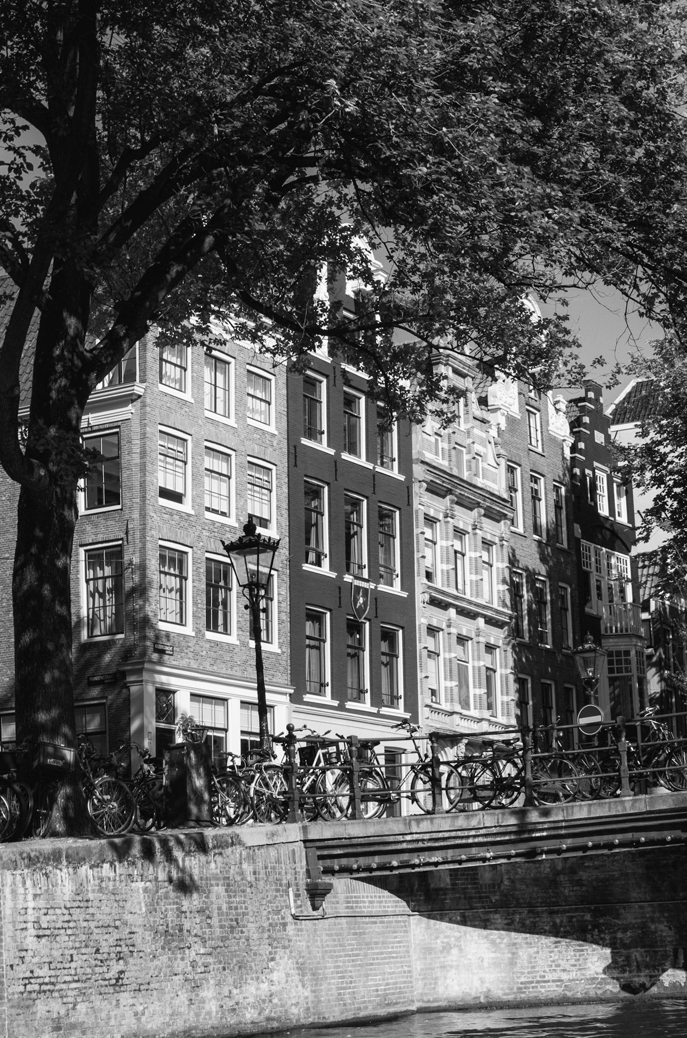 Amsterdam 12h02