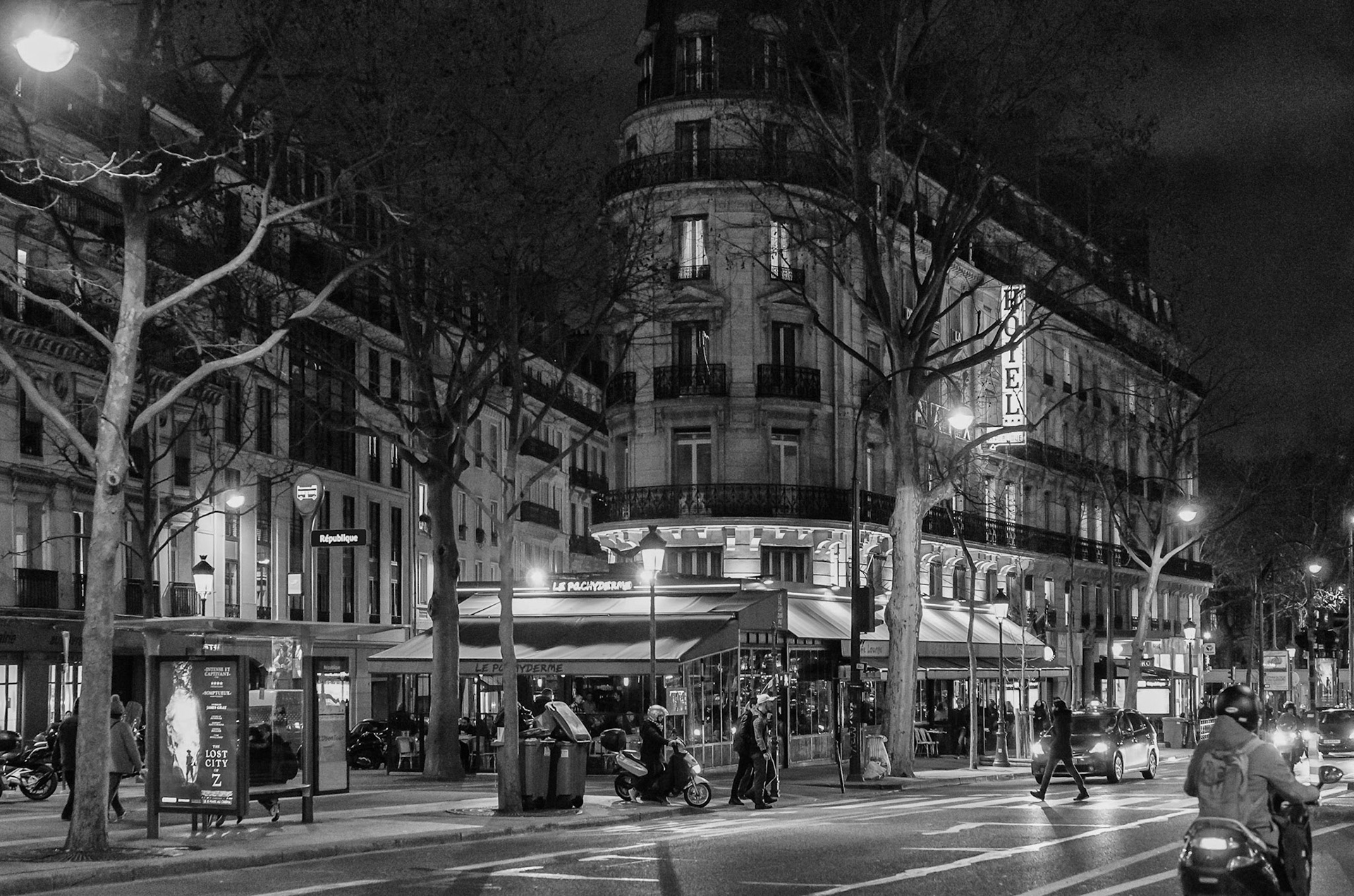 Paris 19h58 03/17 République