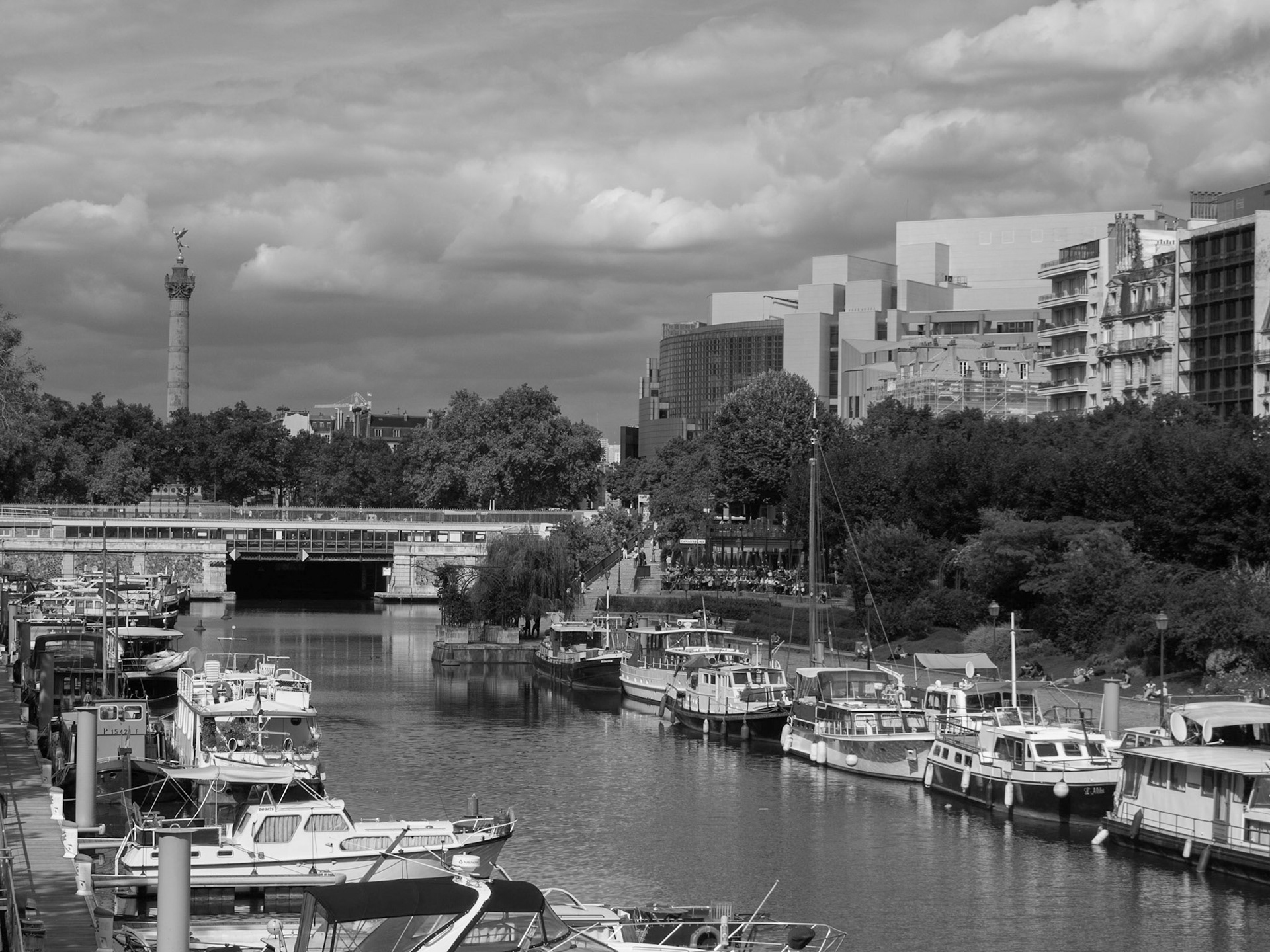 Paris 16h11 8/11 Bastille