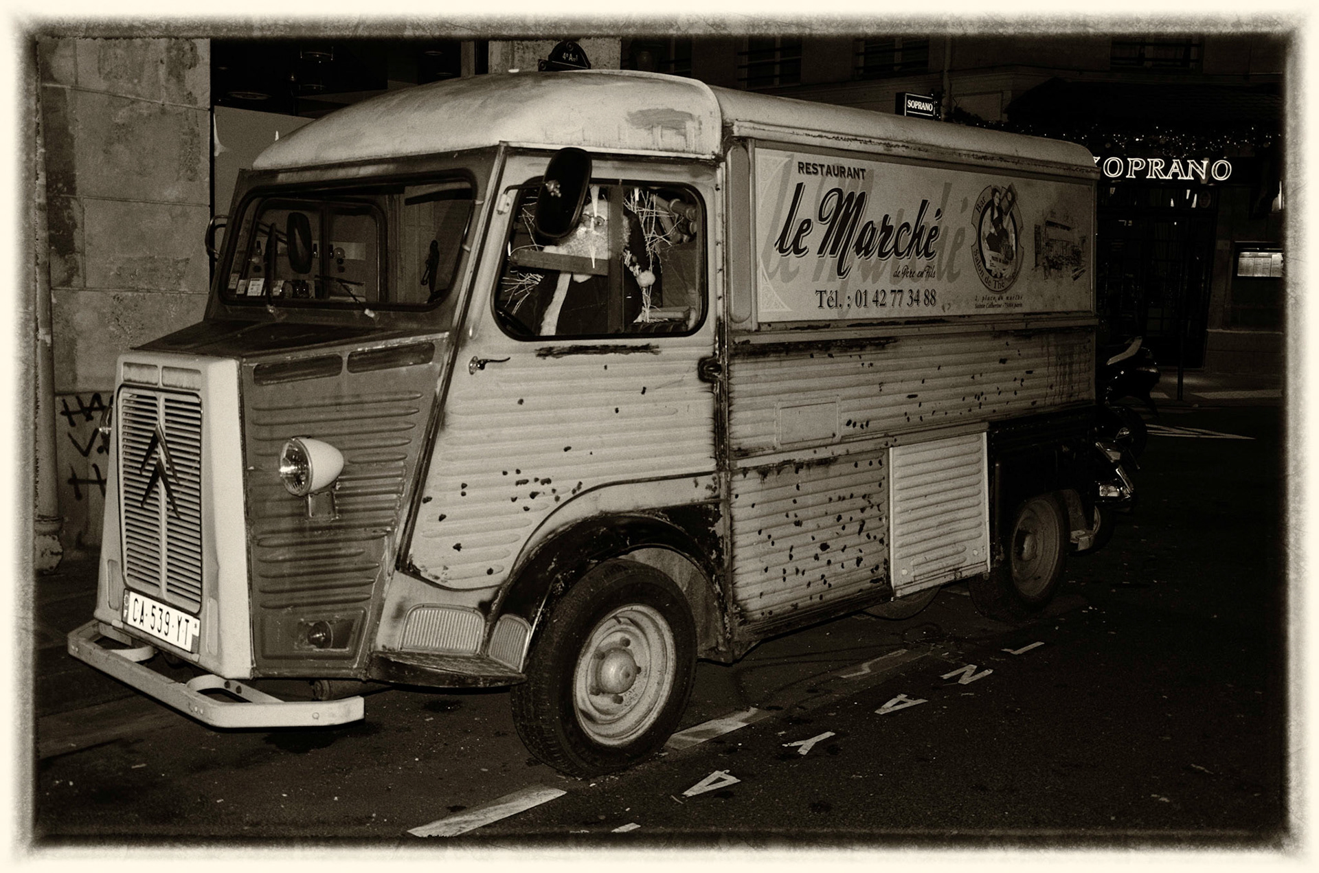 Paris 20h39 1/13 Tube Citroen