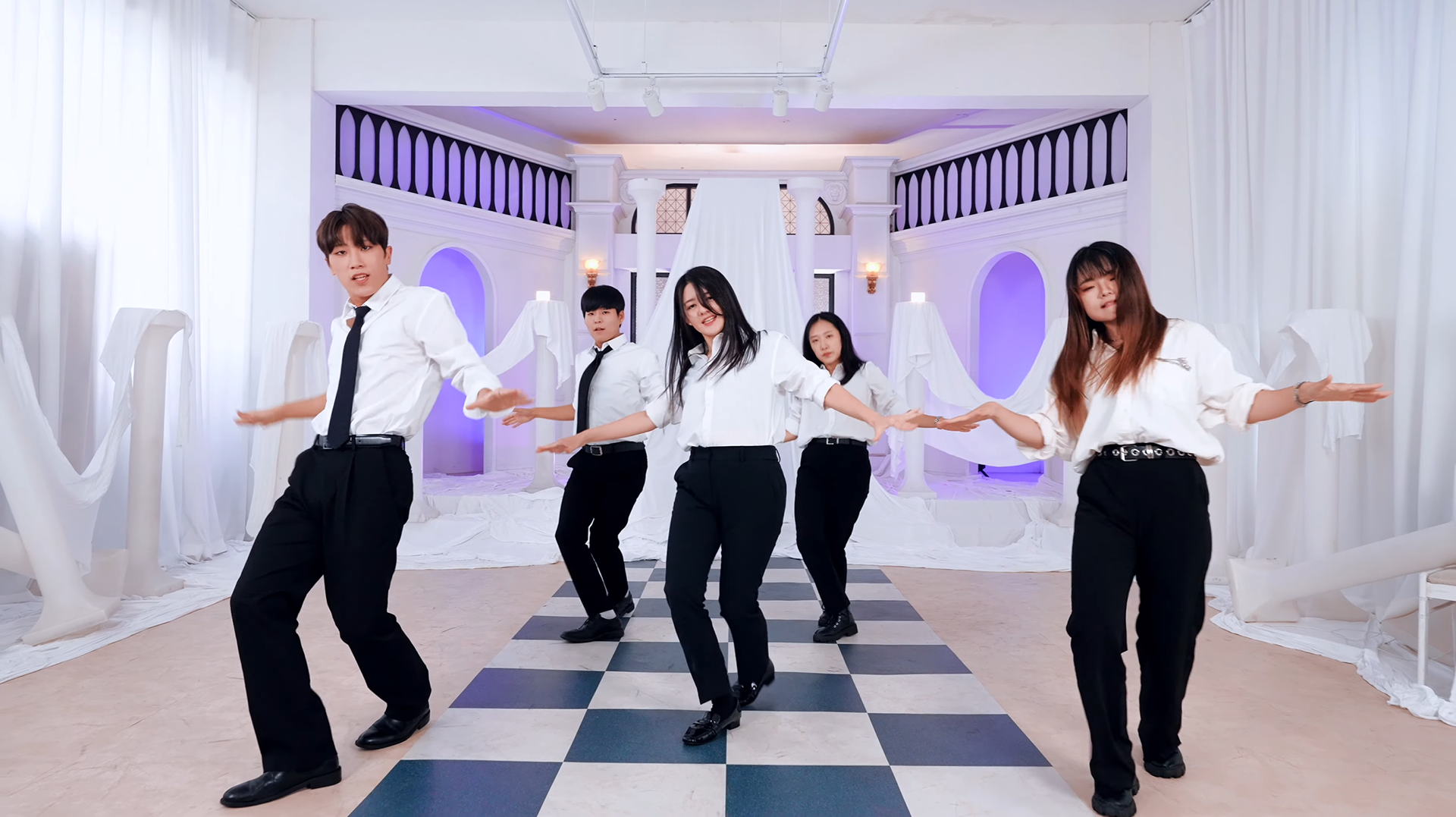 'TREASURE - Move (T5)' Cover Performance M/V