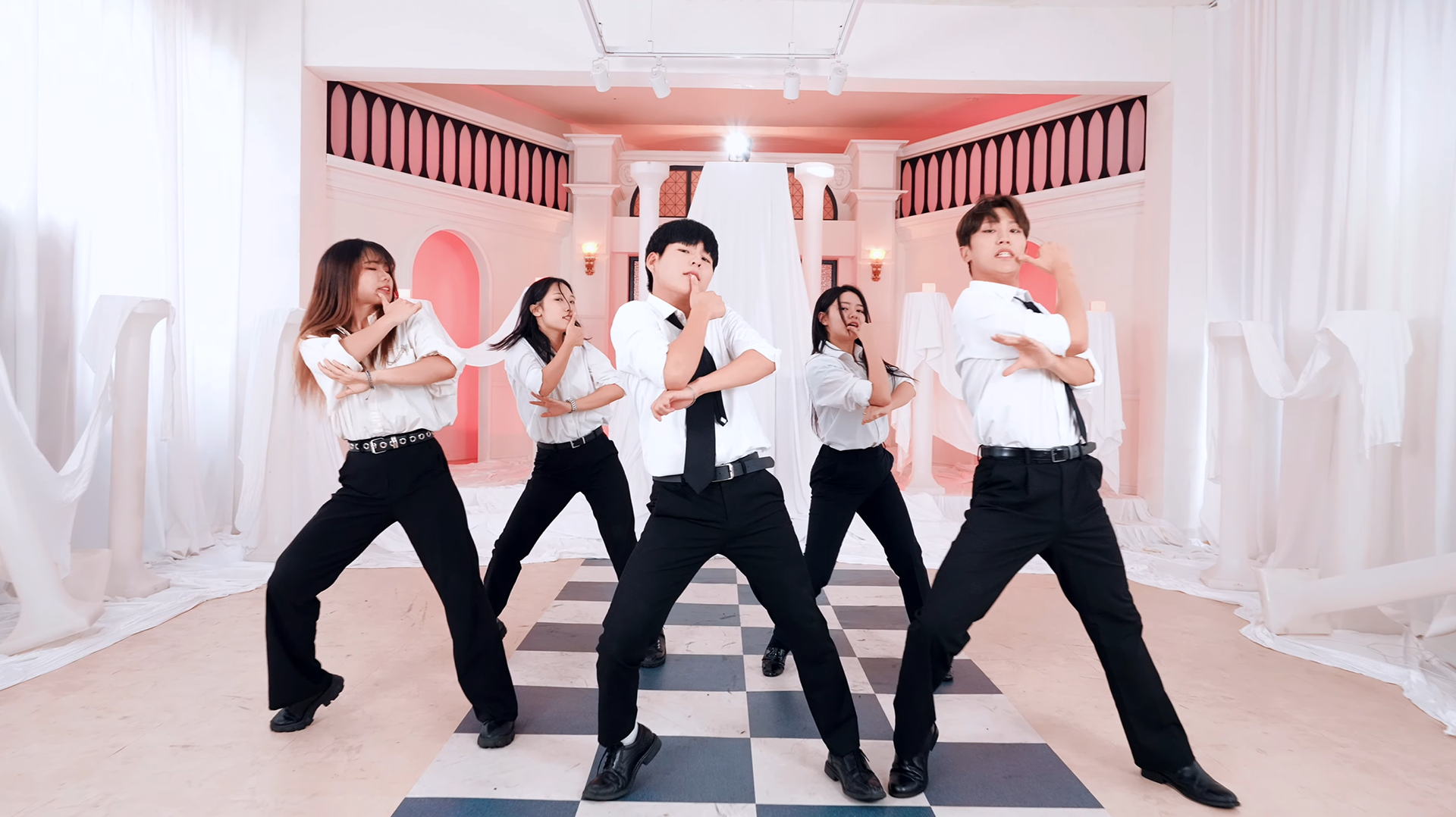 'TREASURE - Move (T5)' Cover Performance M/V