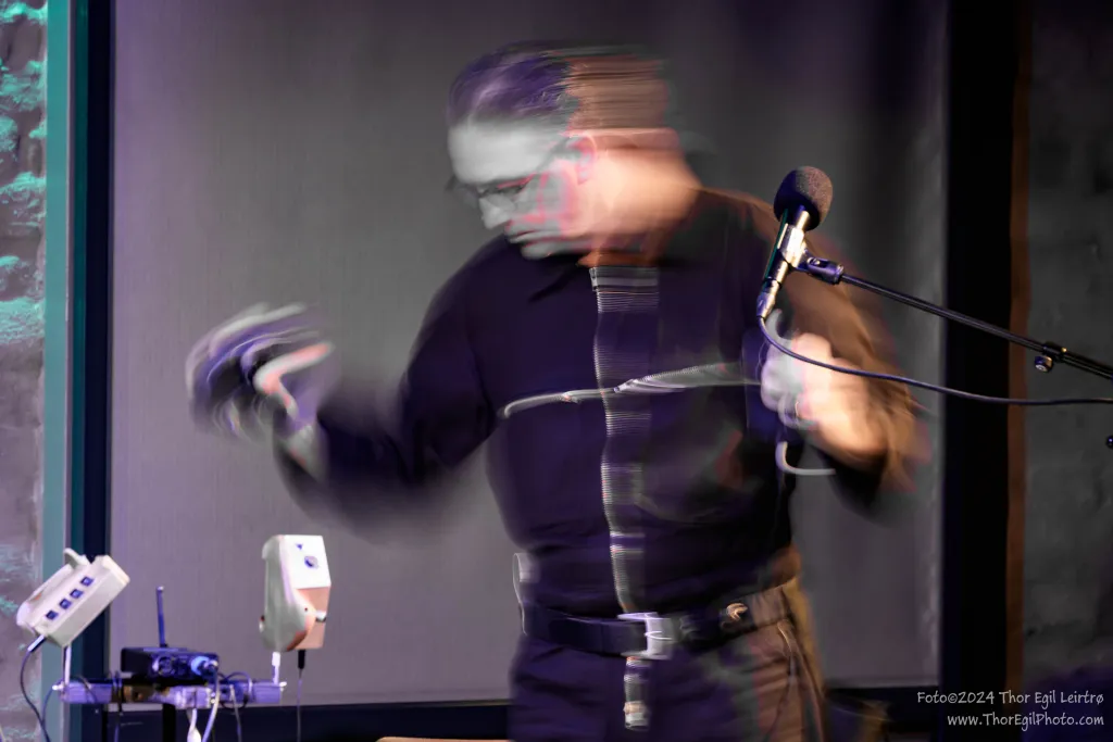 Photo: Thor Egil Leirtrø—A. Nowitz with strophonion, Trondheim 2024, www.ThorEgilPhoto.com