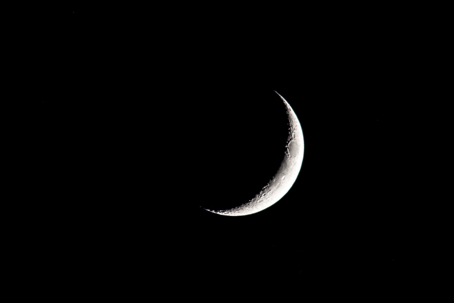 A Cresent moon in the sky