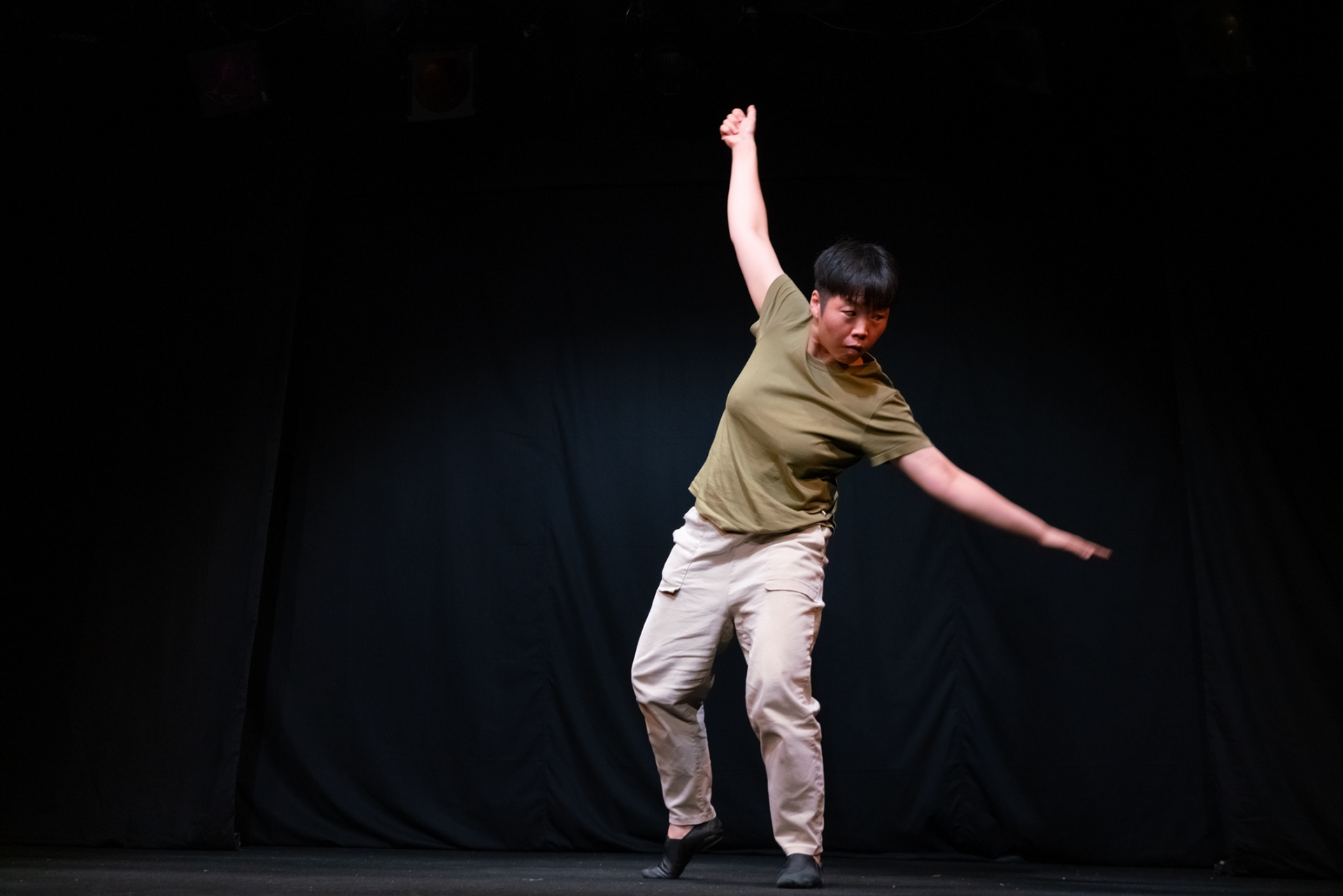 Stage performance 이산