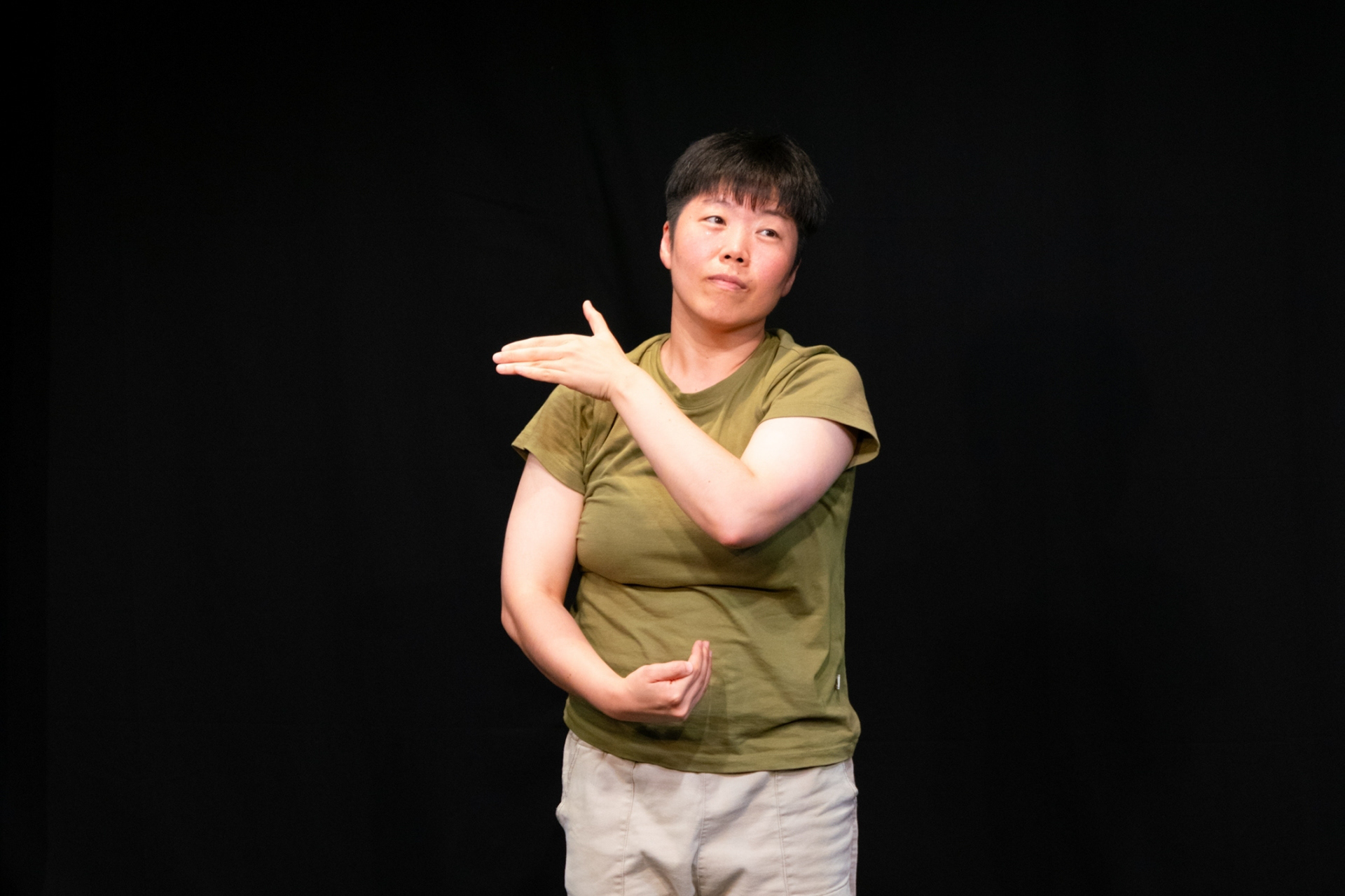 Stage performance 이산