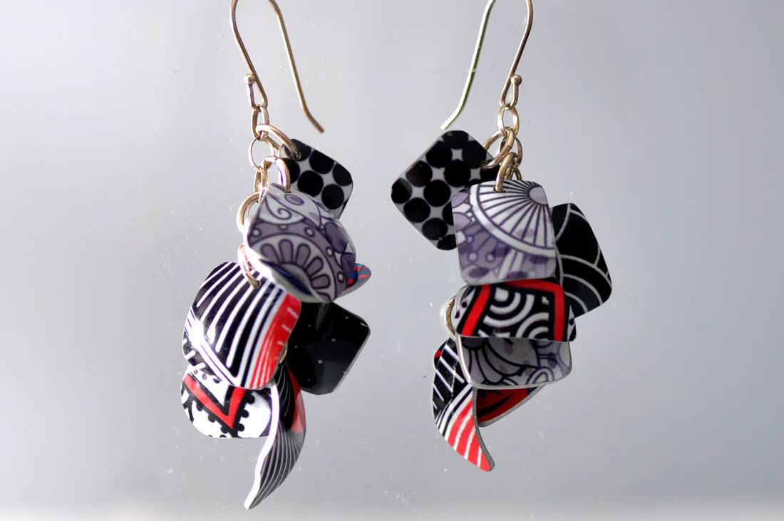 PEBBLES EARRINGS - black & white