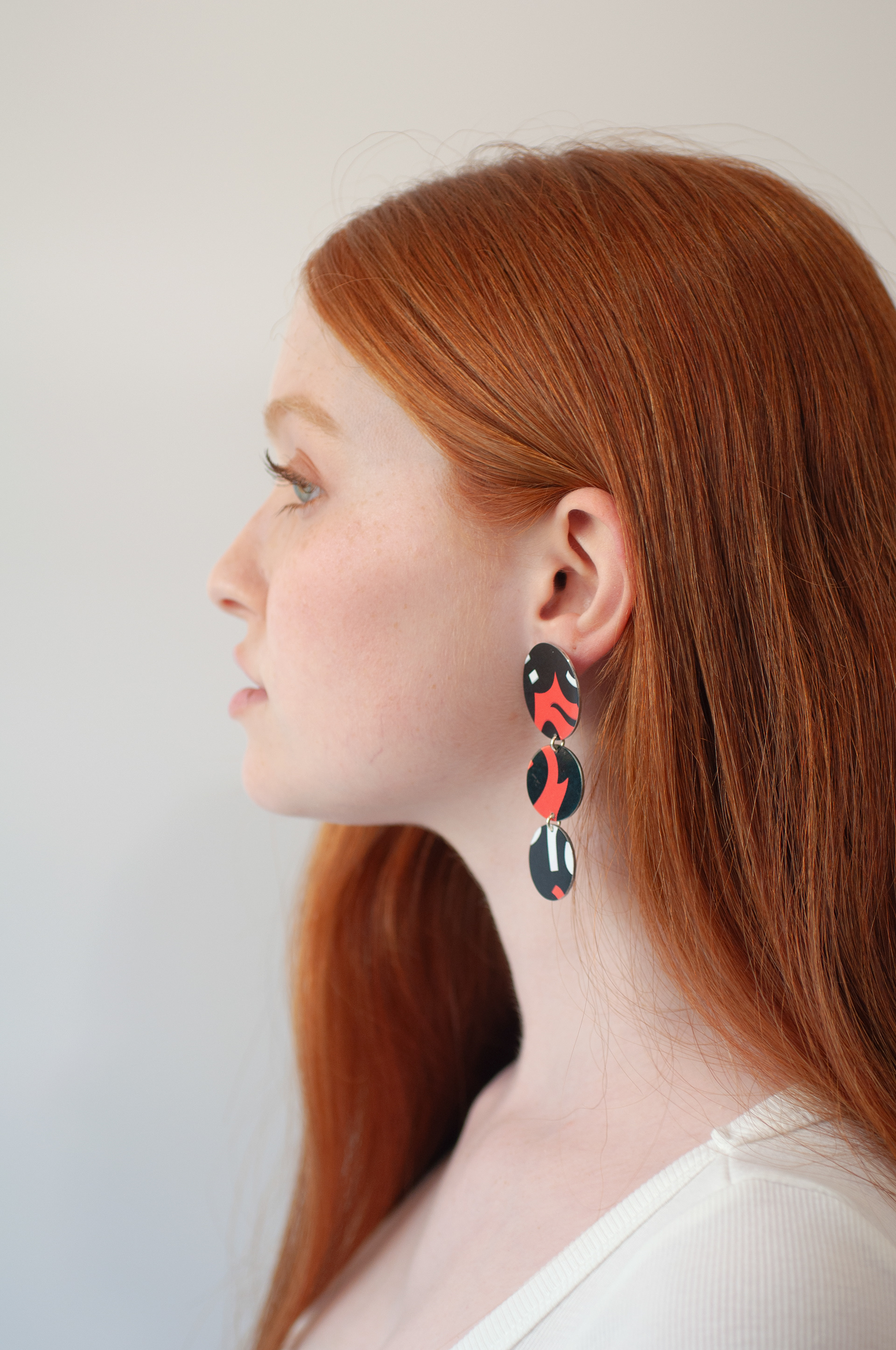 CIRCLES 3 LINE EARRINGS - balck & white