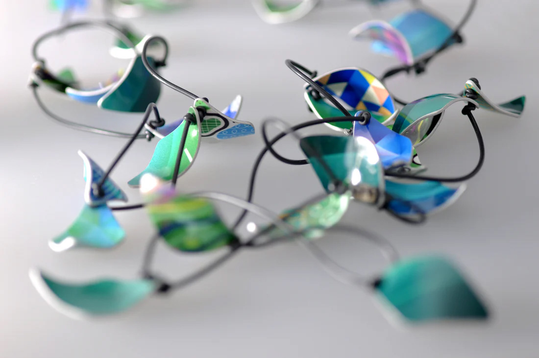 PETAL NECKLACE - blue-green