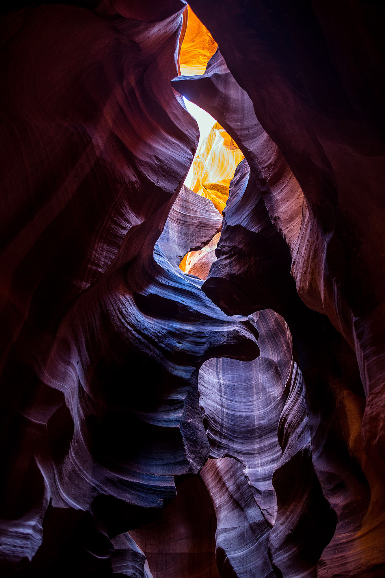 Sunlight filters down into Antelope Canyon. (Page, AZ)