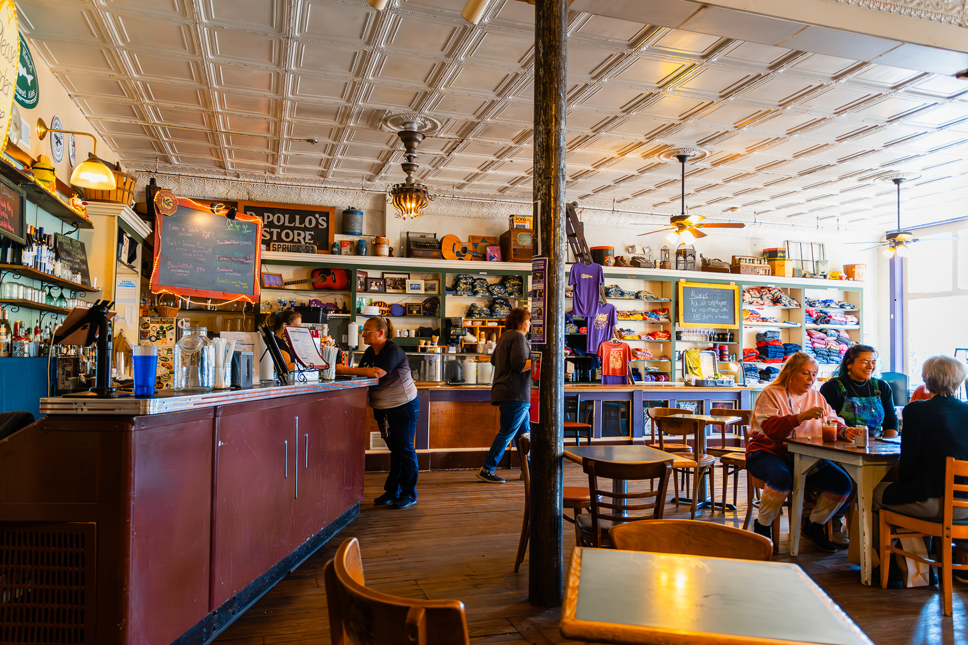 Purple Fiddle Cafe In Thomas, WV