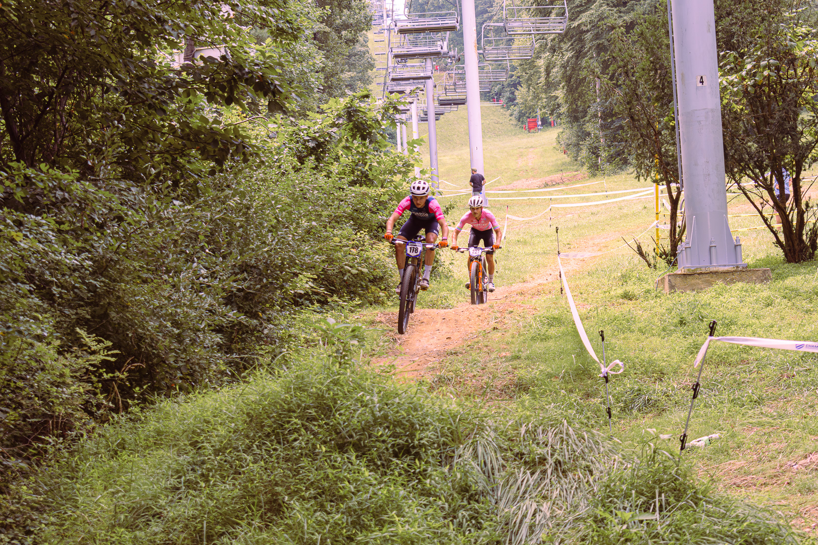 #178 Dan English (Santa Cruz RockShox) Leading #227 Cayden Parker (Bear National Team) Into The S Curves