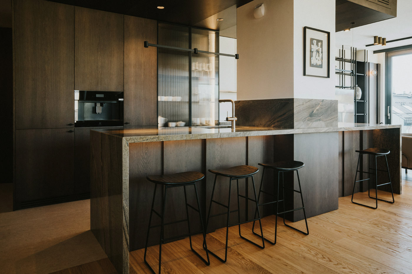 Apartament Kraków, nowoczesny design, widok na wawel, fotografia wnętrz, nowoczesna kuchnia,  stare miasto, wnętrza apartamentu