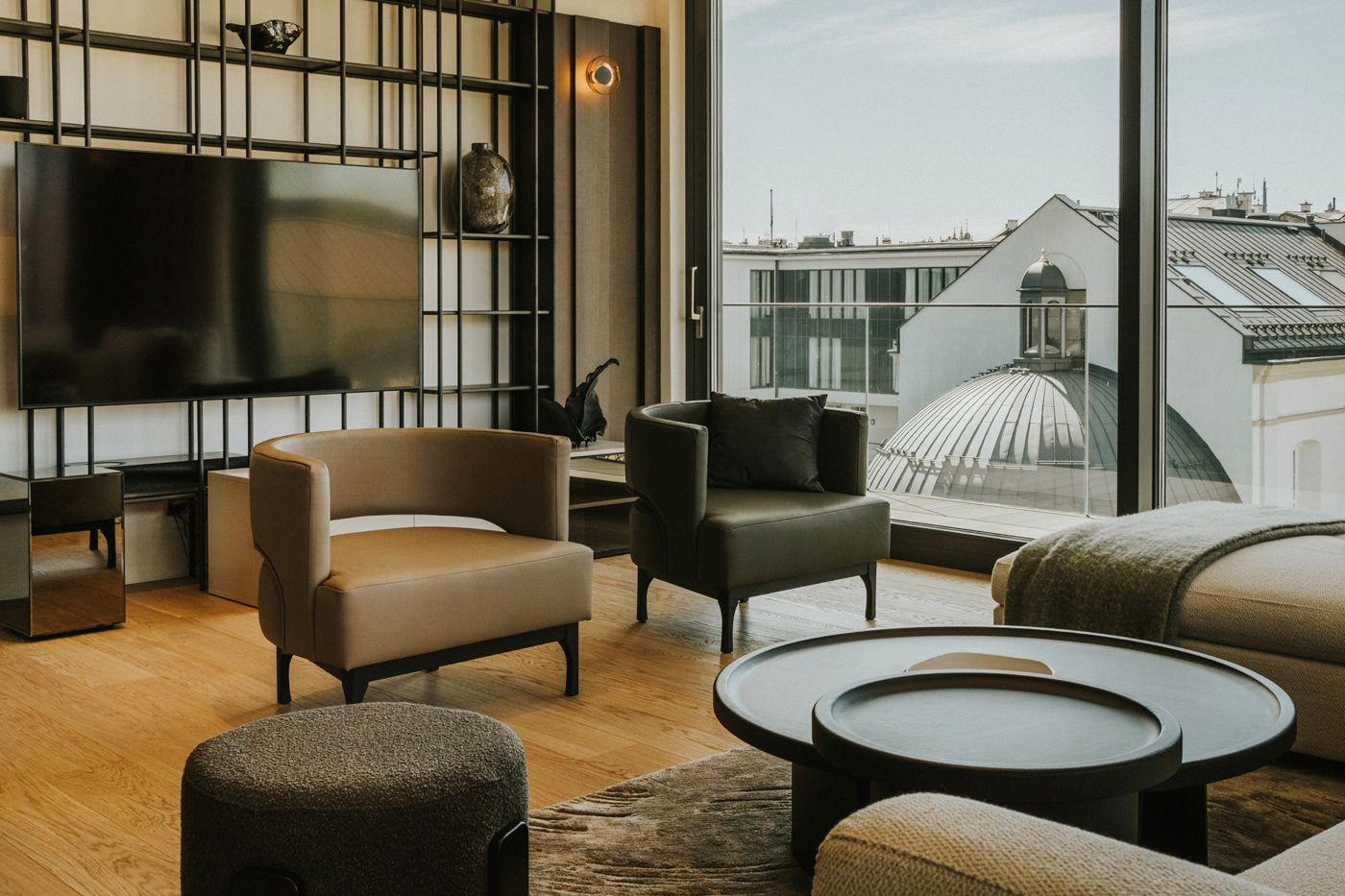 Apartament Kraków, nowoczesny design, widok na wawel, fotografia wnętrz, nowoczesna kuchnia, balkon z widokiem na wawel, stare miasto, Oskar Firek