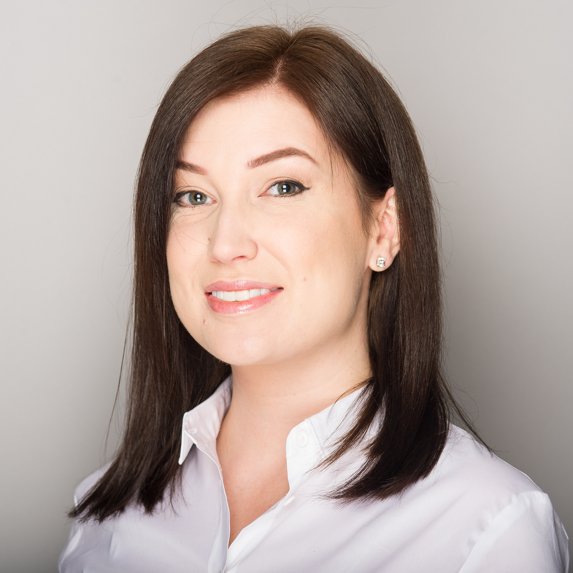 Headshot in Clients Home. Shoot brief was to match Corporate Styal guide (USA tech company)    