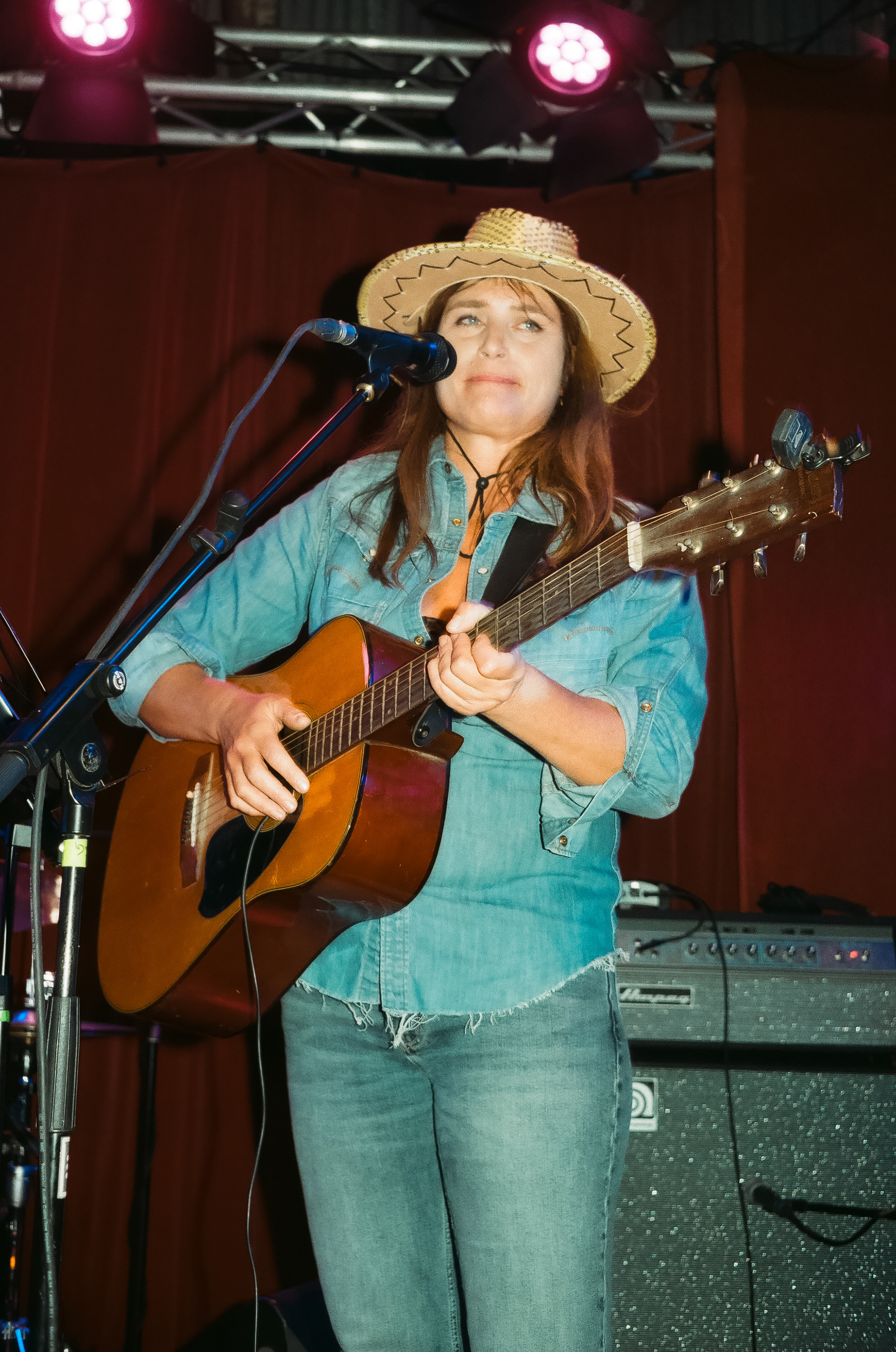 Sunn of a gun 📸 Rita Blue 