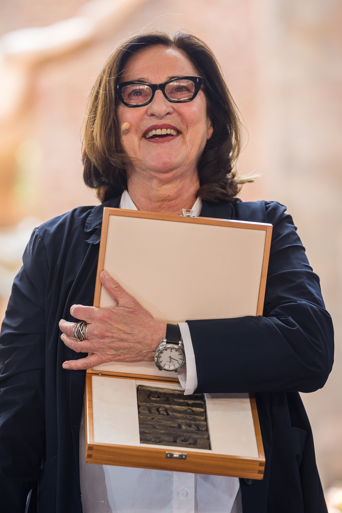 Schauspielerin Charlotte Schwab (70) wurde für Ihre Darstellung des „König Lear” während der 72. Bad Hersfelder Festspiele mit dem Großen Hersfeldpreis in der Stiftsruine ausgezeichnet. Der Hersfeld-Preis ist eine Auszeichnung für Schauspieler. Er wird seit 1962 jährlich im Rahmen der Bad Hersfelder Festspiele von der Gesellschaft der Freunde der Stiftsruine und der Stadt Bad Hersfeld verliehen. Preisträger sind Darsteller der laufenden Festspielsaison, die von einer fünfköpfigen Kritiker-Jury ausgewählt werden. 16. Juli 2023, Bad Hersfeld / Hessen / Deutschland