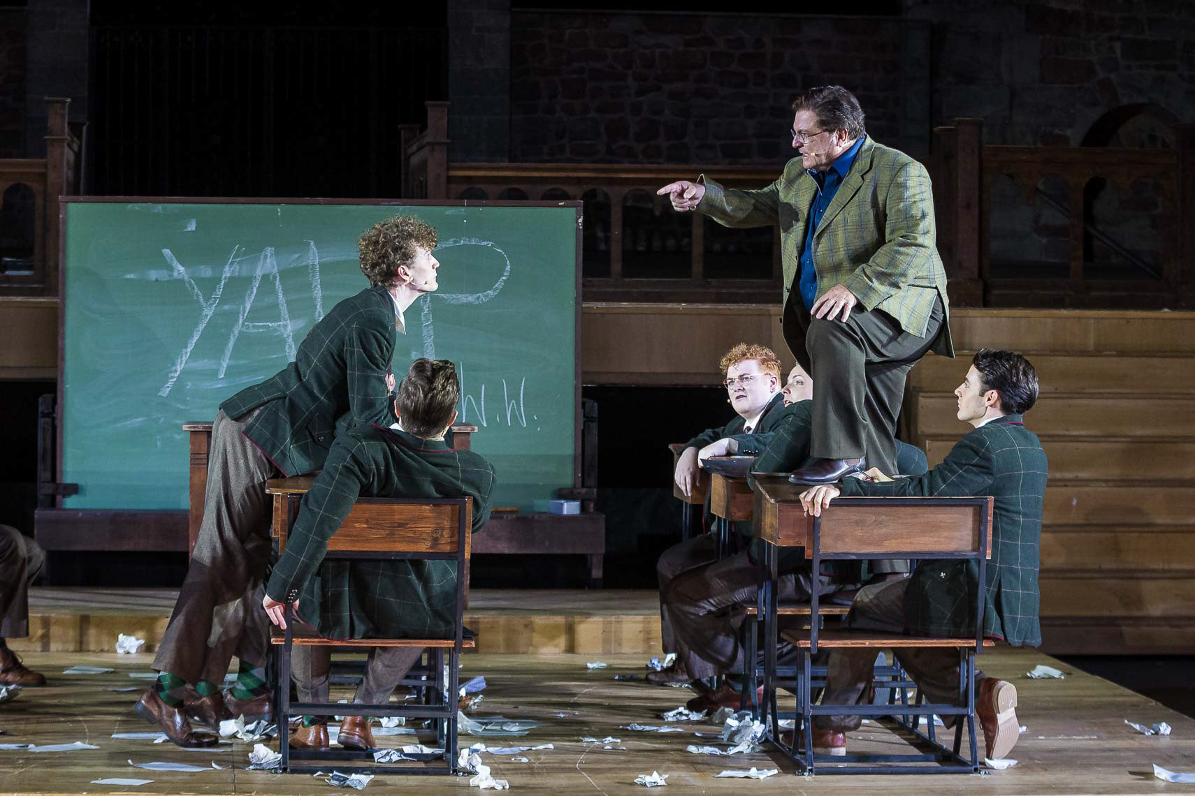 Nico Kleemann (als Todd Anderson) mit Francis Fulton-Smith (als John Keating)