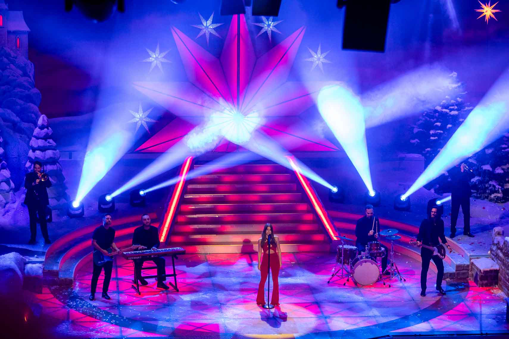 Vanessa Mai bei der TV-Show "Das Adventsfest der 100.000 Lichter" im Congress Centrum Suhl, Deutschland, 29. November 2025.