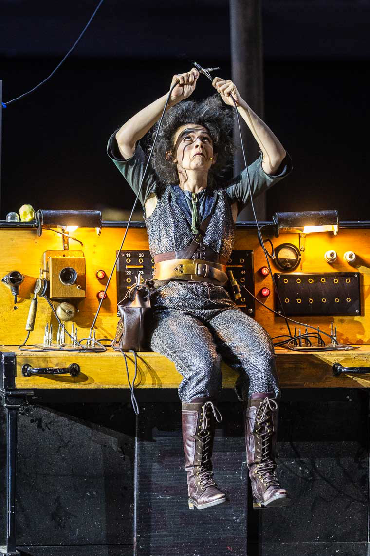 Anna Graenzer (Puck), Generalprobe "Sommernachtsträume" bei den 74. Bad Hersfelder Festspiele 2025, 18. Juni 2025, Stiftsruine Bad Hersfeld / Hessen / Deutschland