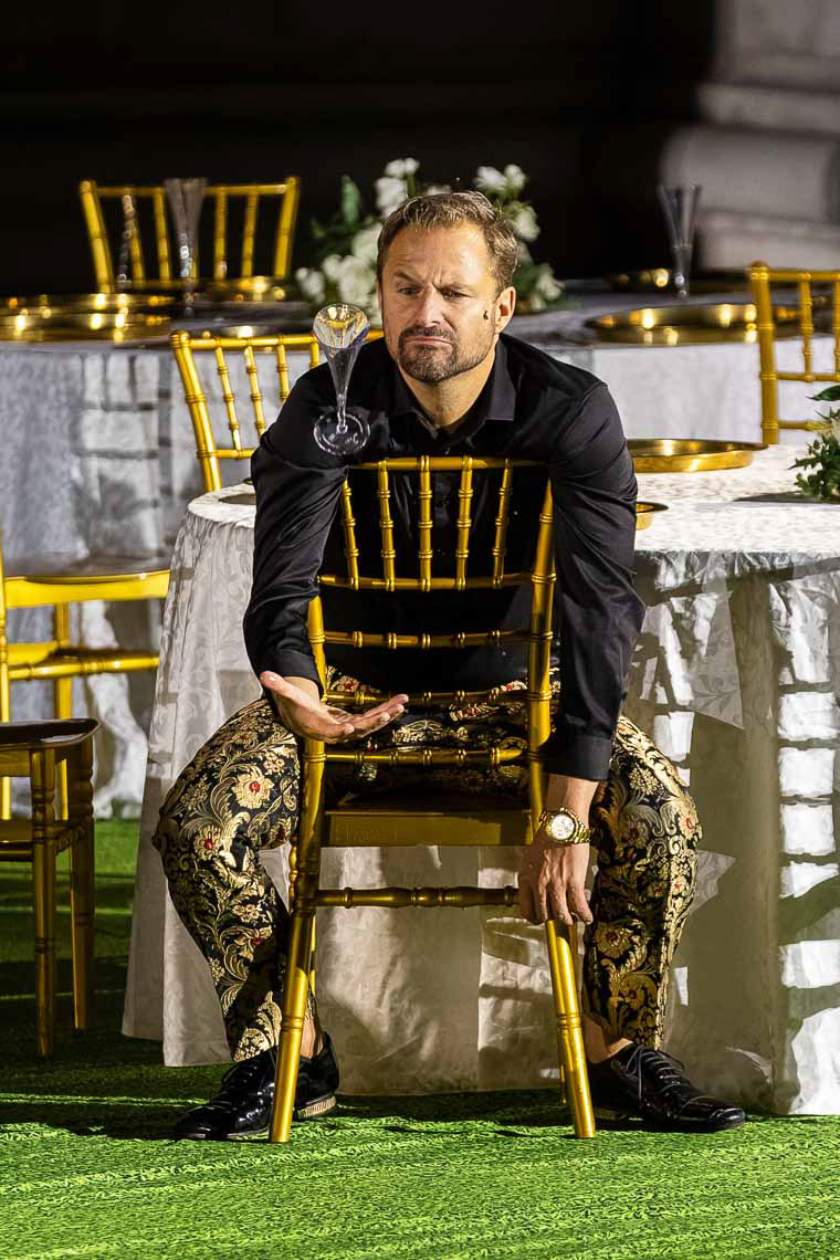 Philipp Hochmair (Jedermann) während der Generalprobe zu "Jedermann - Das Spiel vom Sterben des Reichen Mannes" nach Hugo von Hofmannsthal (1874 - 1929) bei den Salzburger Festpielen am 15. Juli 2025 auf dem Domplatz Salzburg / Land Salzburg / Österreich