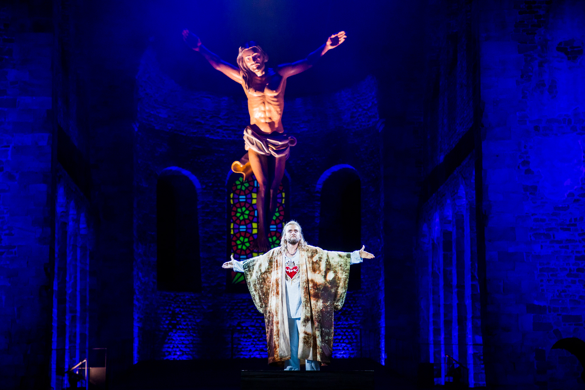 Andreas Bongard (Jesus von Nazareth) während der Medienprobe zum Musical „Jesus Christ Superstar” bei den 72. Bad Hersfelder Festspielen am 29. Juni 2023 in der Stiftsruine Bad Hersfeld / Hessen / Deutschland