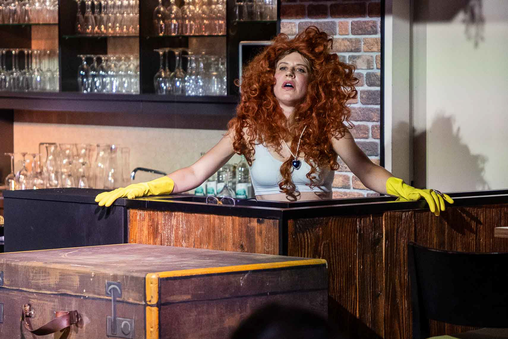Antonia Schirmeister (Elli) während der Premiere von „Titanic - Schöne Menschen spielen große Gefühle“ bei den 74. Bad Hersfelder Festspiele im Konrads im Schilde-Park, aufgenommen am 14. August 2025 in Bad Hersfeld / Hessen / Dezutschland